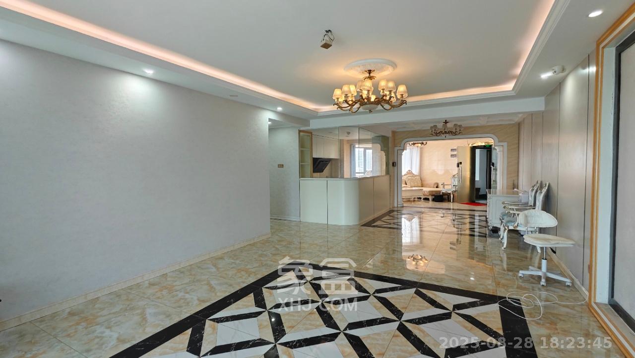 潮宗御苑 4室2厅2卫 8000.0元/月 潮宗御苑 4室2厅2卫 8000.0元/月室内图