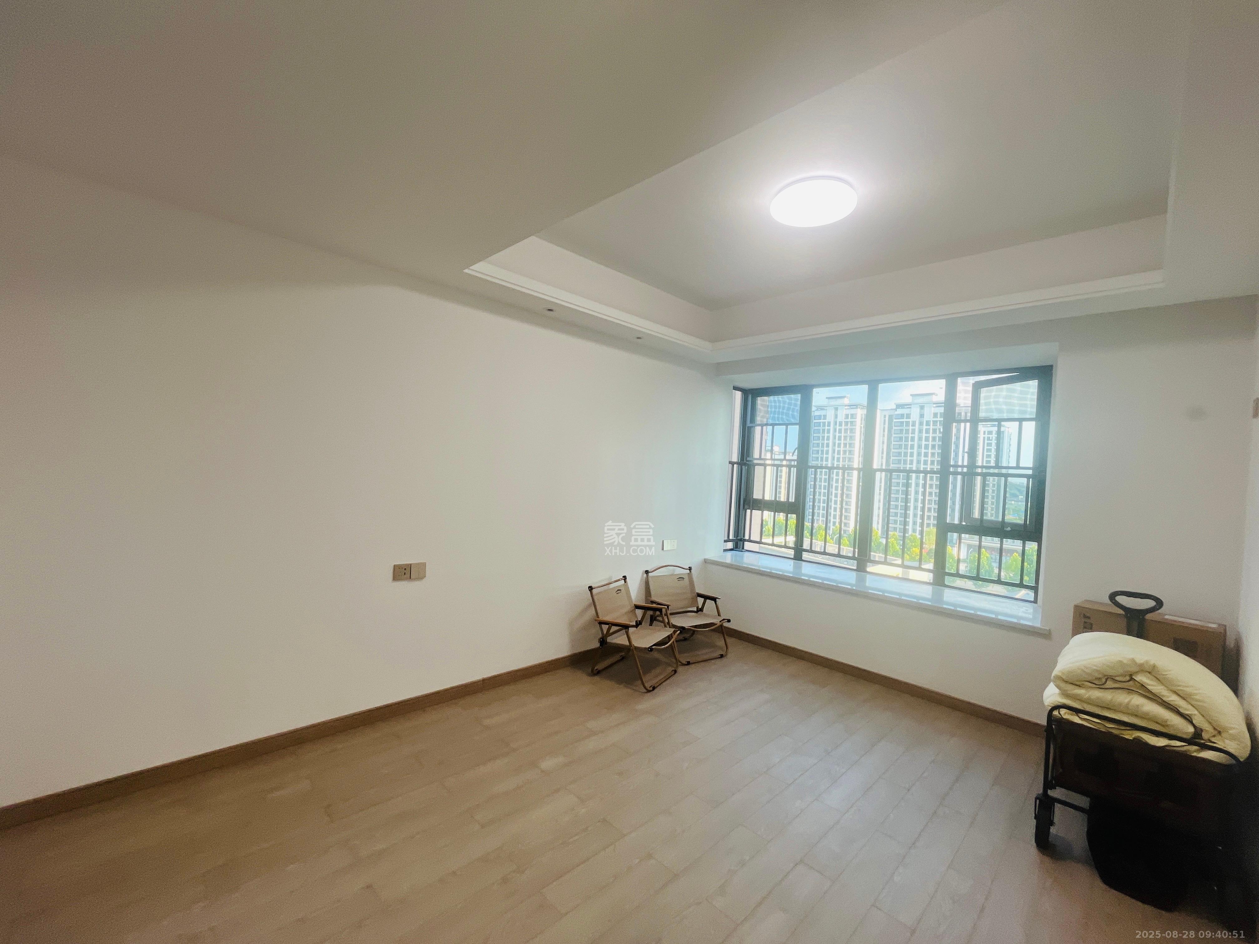 澳海文澜府 3室2厅2卫 2200.0元/月 澳海文澜府 3室2厅2卫 2200.0元/月室内图