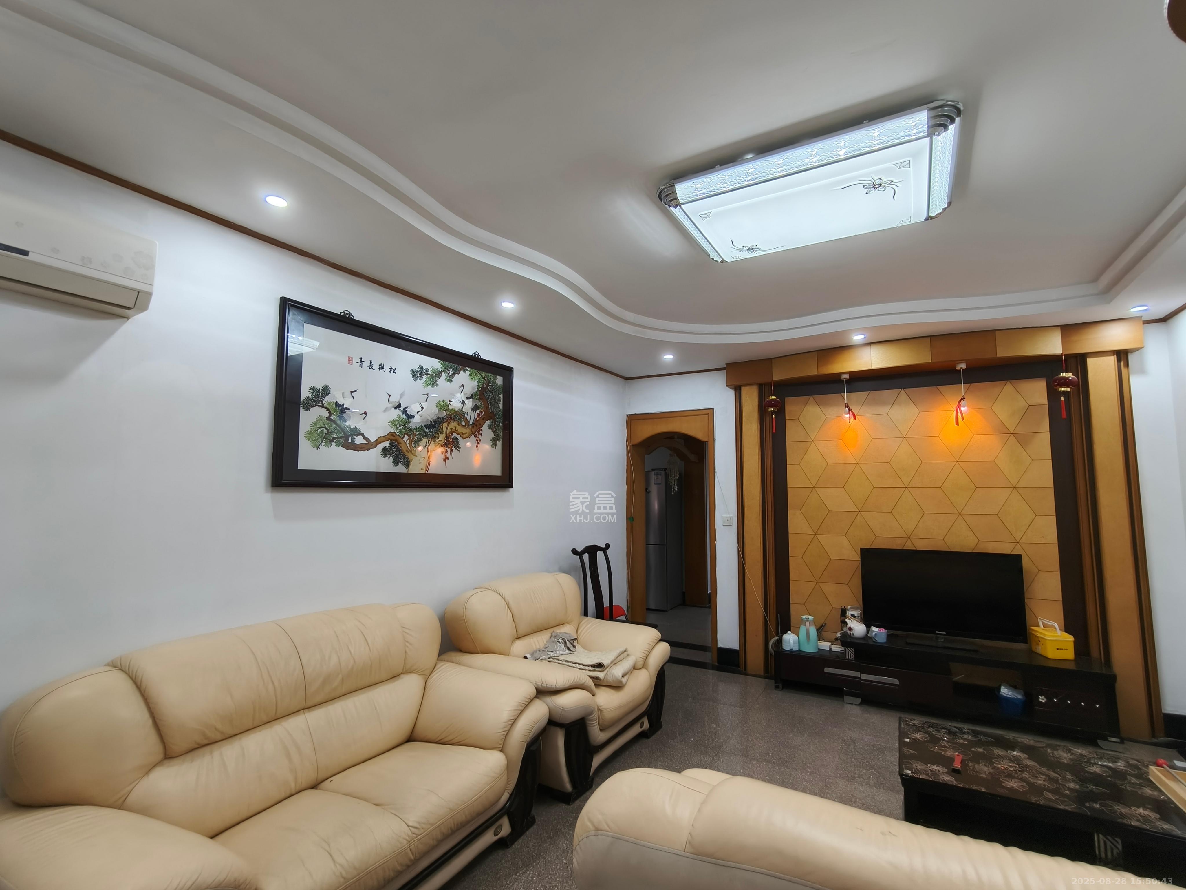 杨家山武警宿舍  3室2厅1卫    2000.0元/月 杨家山武警宿舍  3室2厅1卫    2000.0元/月室内图