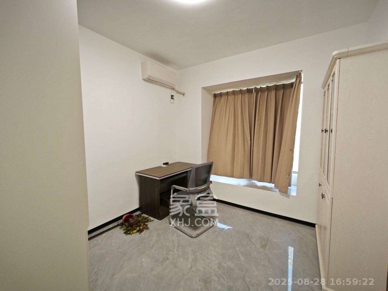 梅溪湖金茂湾  4室2厅2卫    4500.0元/月室内图