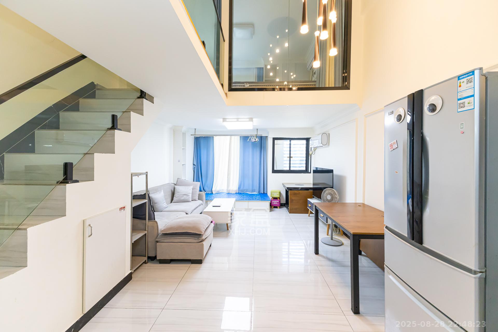 嘉宇银杉(嘉宇西苑)  1室0厅0卫    30.0万 嘉宇银杉(嘉宇西苑)  1室0厅0卫    30.0万客厅