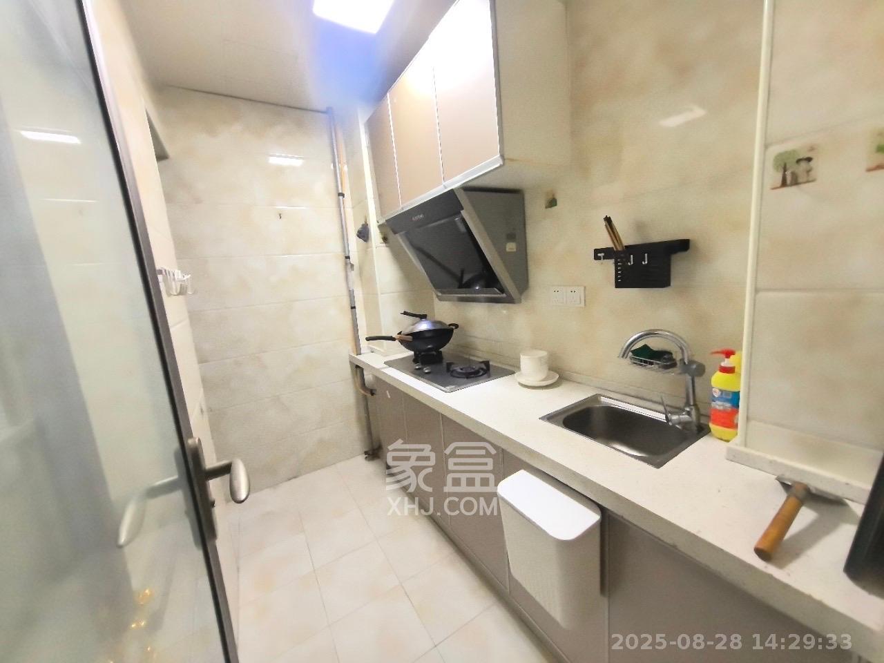 金房奥斯卡  1室1厅1卫    1300.0元/月 金房奥斯卡  1室1厅1卫    1300.0元/月室内图