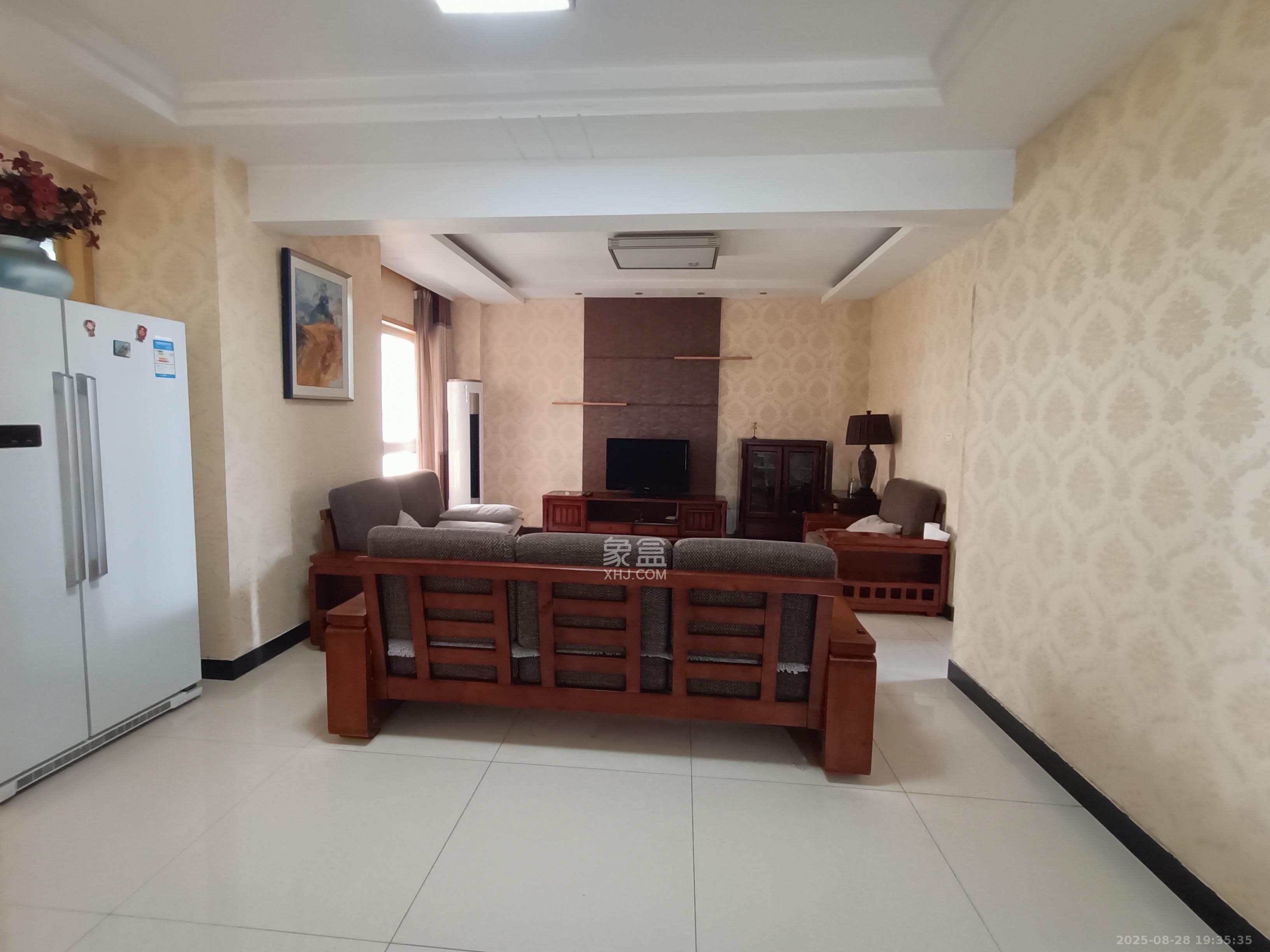 荣鑫家园 2室2厅1卫 1650.0元/月 荣鑫家园 2室2厅1卫 1650.0元/月室内图