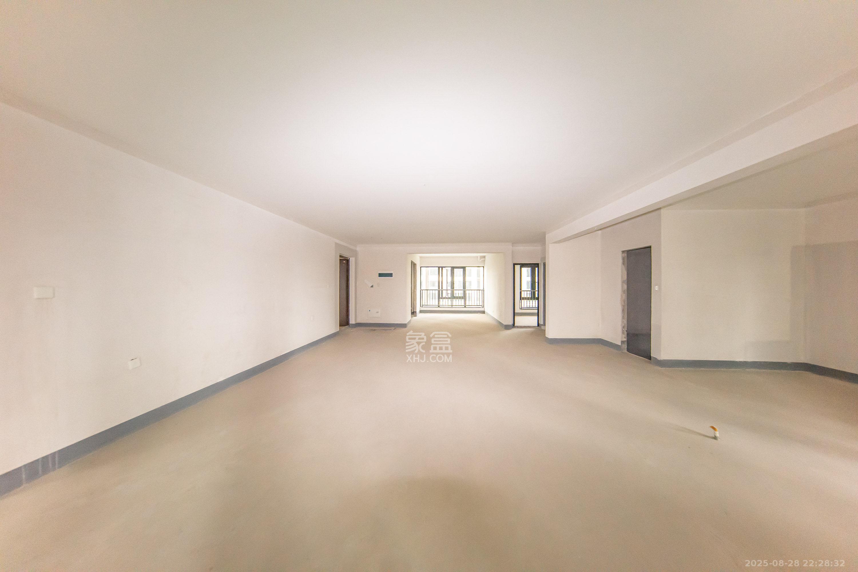 建投象山国际  6室2厅3卫    215.0万 建投象山国际  6室2厅3卫    215.0万客厅