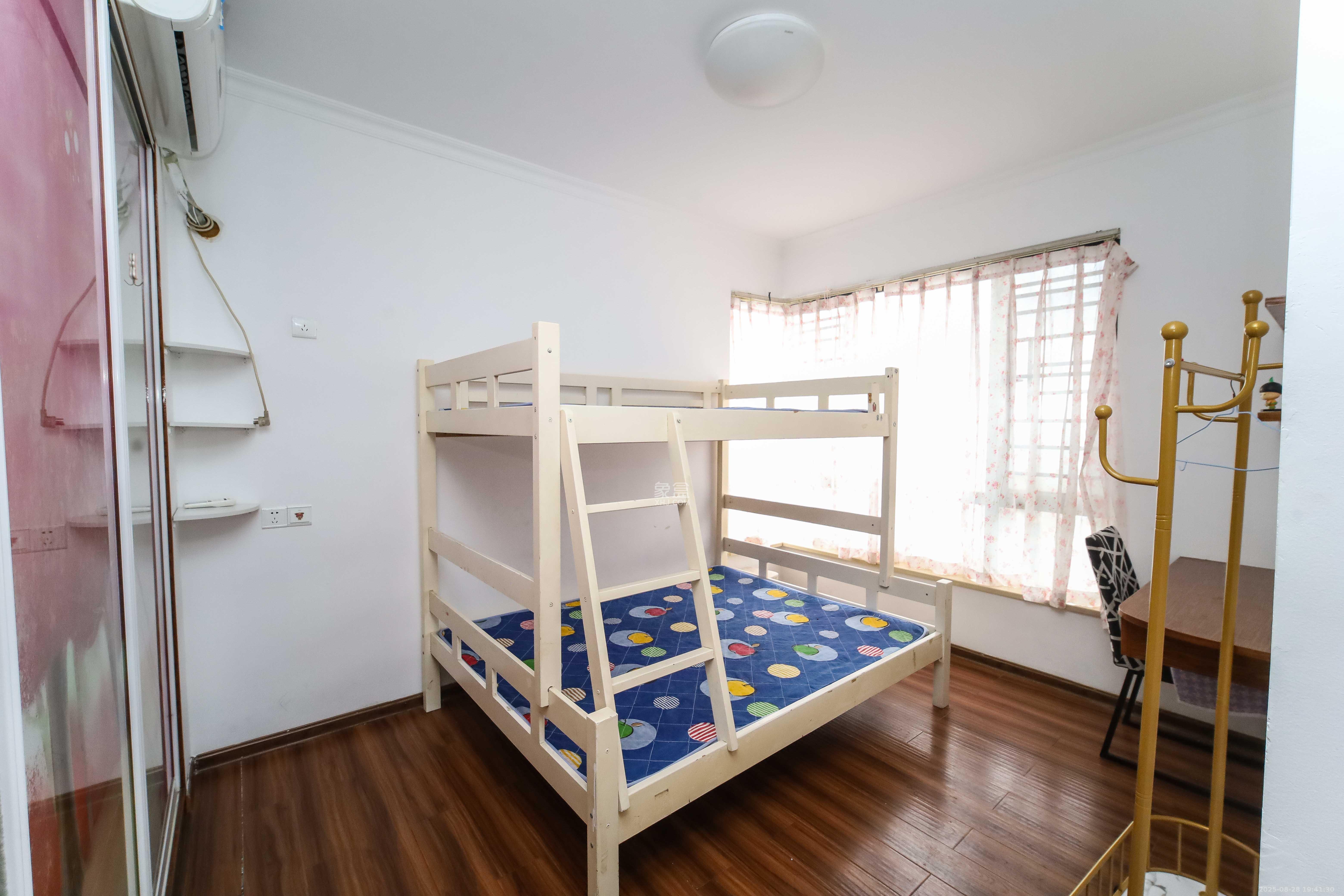 江河双水湾  3室2厅2卫    105.0万卧室