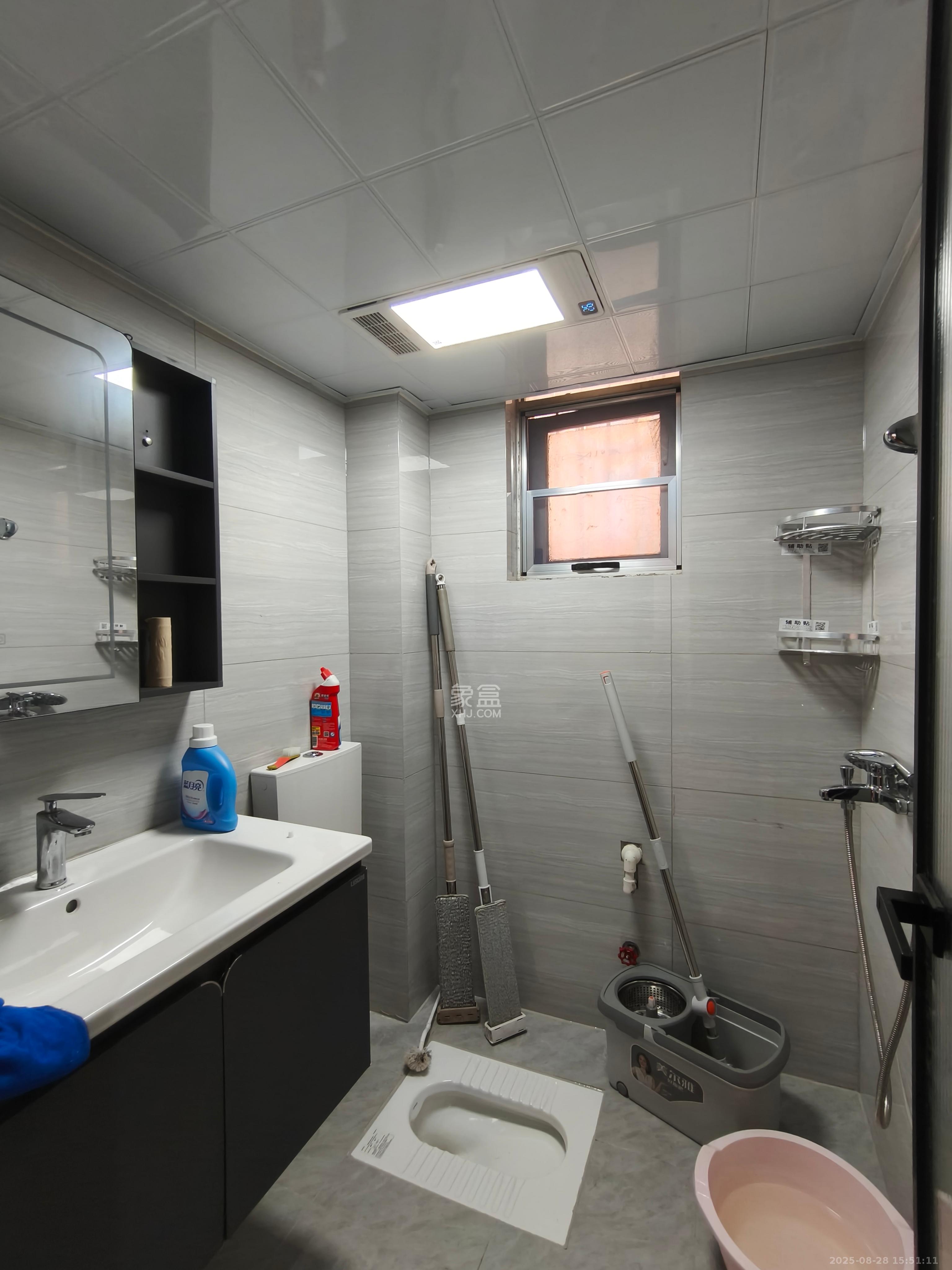 杨家山武警宿舍  3室2厅1卫    2000.0元/月 杨家山武警宿舍  3室2厅1卫    2000.0元/月室内图