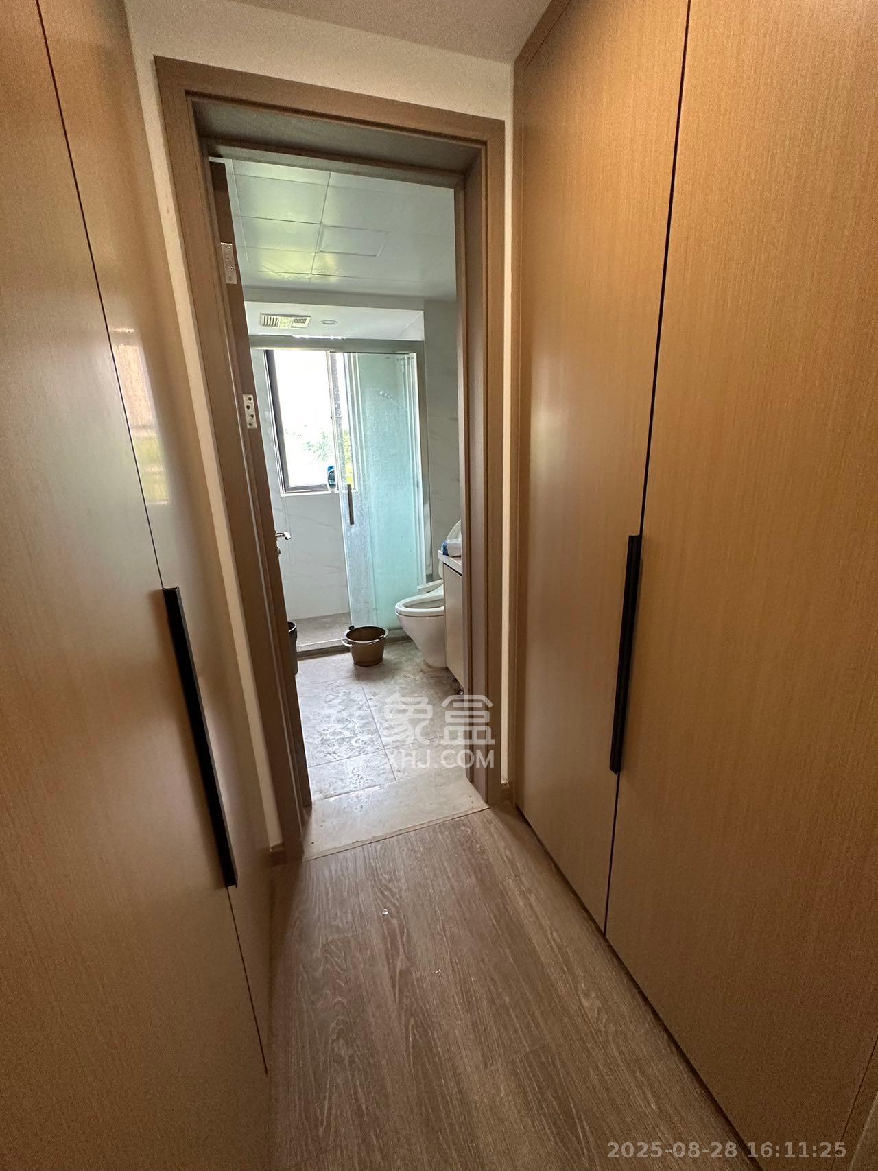 招商华发依云曦城 3室2厅2卫 2600.0元/月 招商华发依云曦城 3室2厅2卫 2600.0元/月室内图