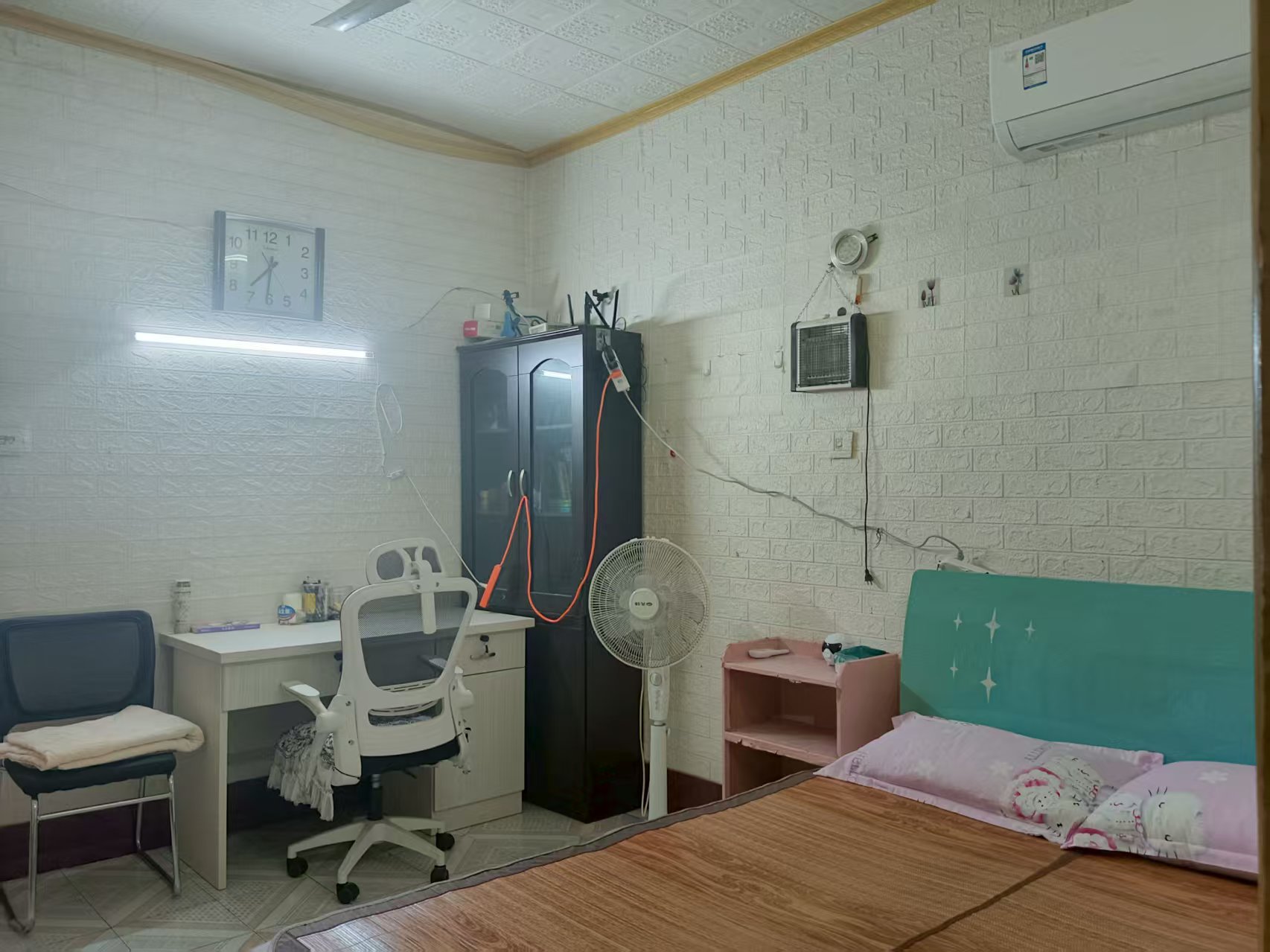 电力安置小区  2室2厅1卫    1000.0元/月 电力安置小区  2室2厅1卫    1000.0元/月室内图