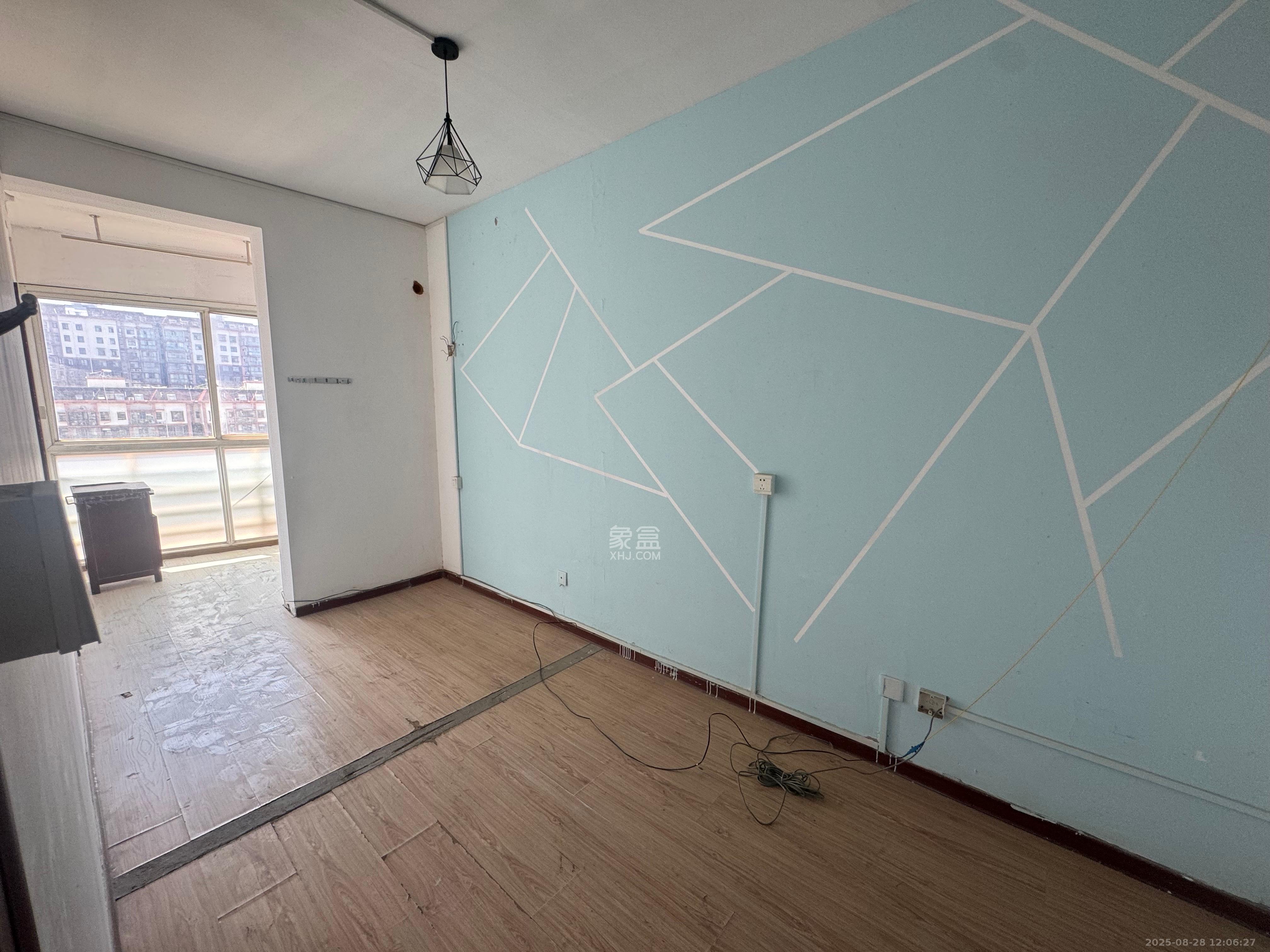 湘林家园(湘林小区电梯房) 4室2厅2卫 3000.0元/月 湘林家园(湘林小区电梯房) 4室2厅2卫 3000.0元/月室内图