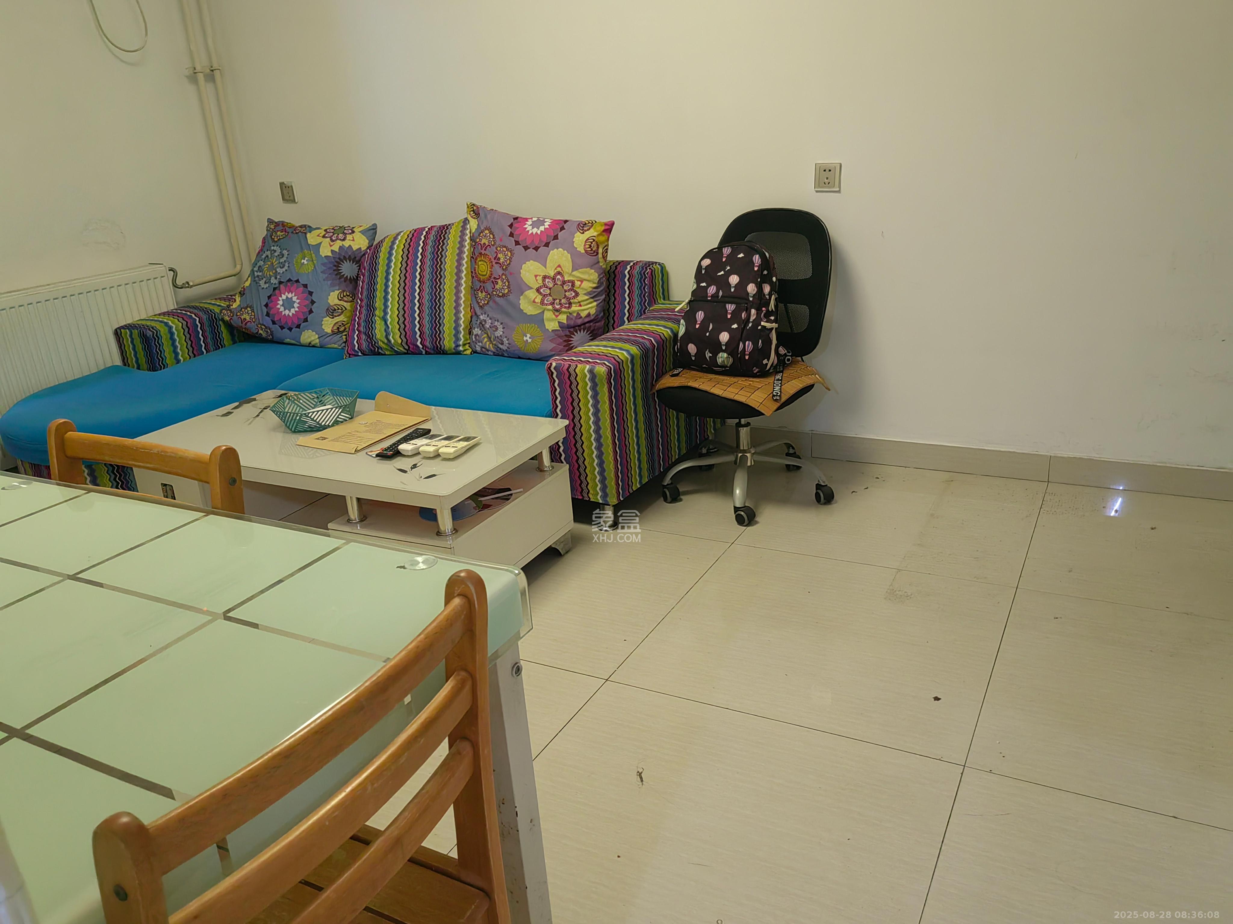 省政府五所  2室1厅1卫    2000.0元/月 省政府五所  2室1厅1卫    2000.0元/月