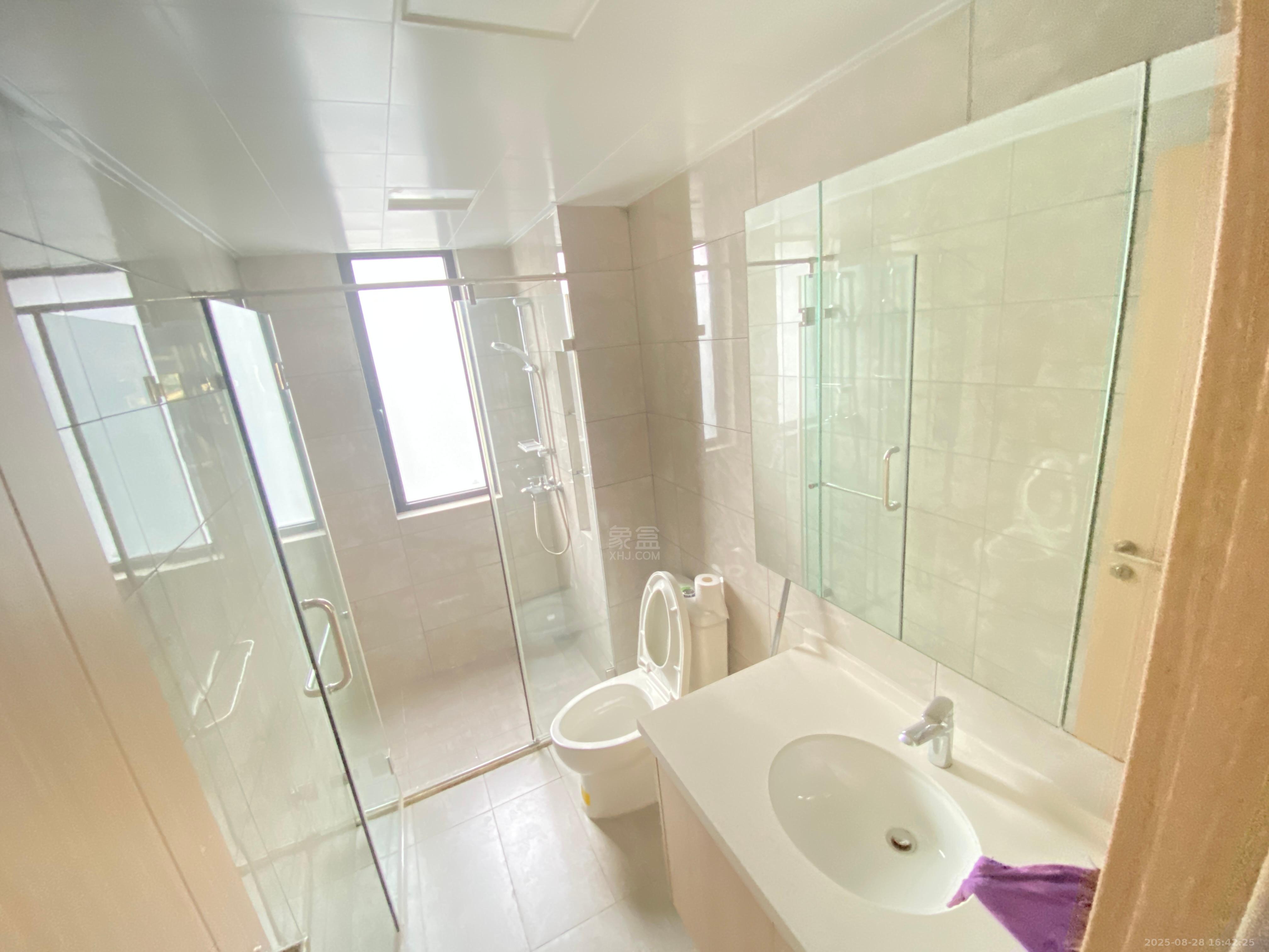 金茂如茂苑 4室2厅2卫 2000.0元/月 金茂如茂苑 4室2厅2卫 2000.0元/月室内图