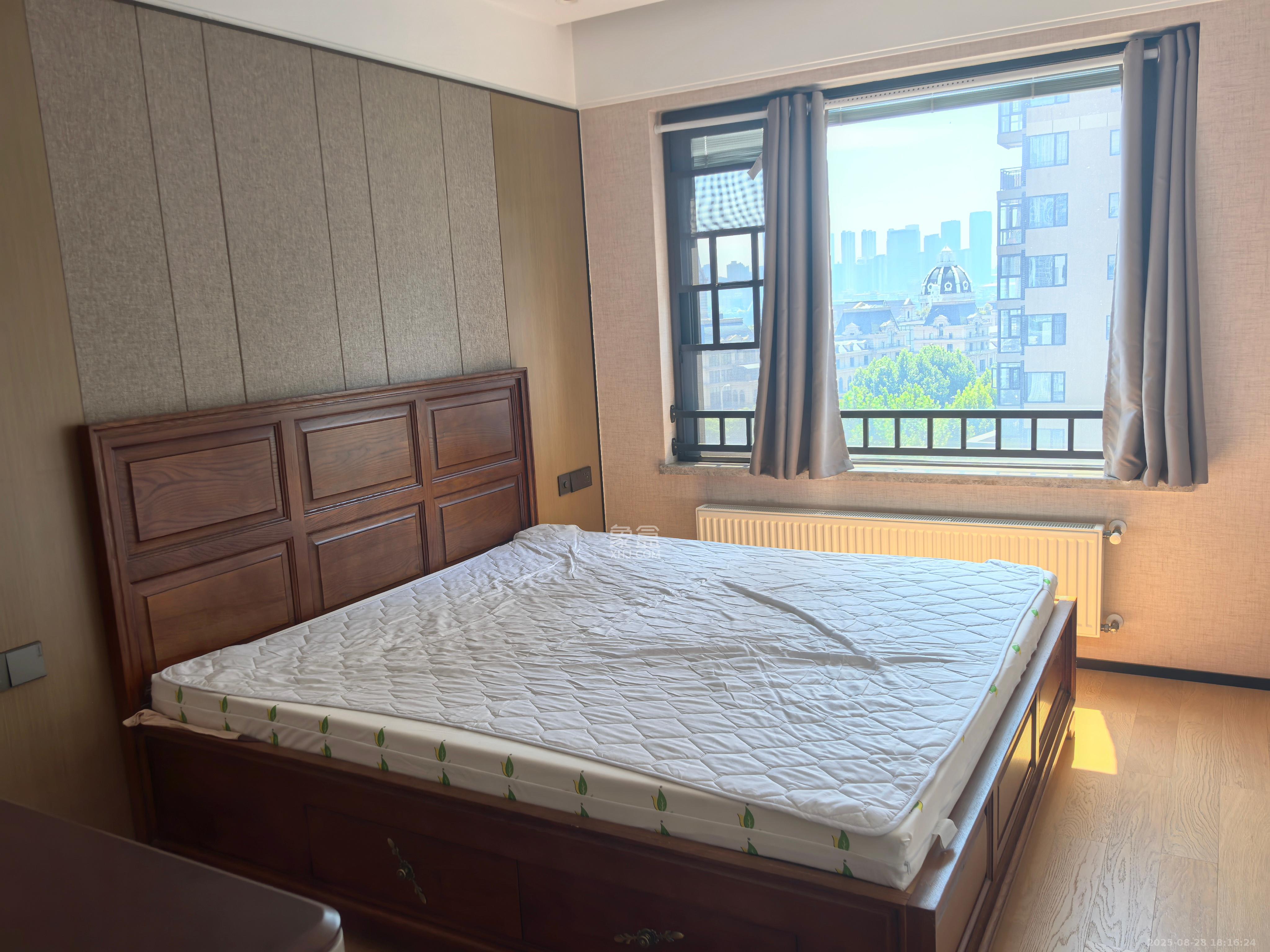 万科里金域国际  3室2厅2卫    4800.0元/月 万科里金域国际  3室2厅2卫    4800.0元/月室内图