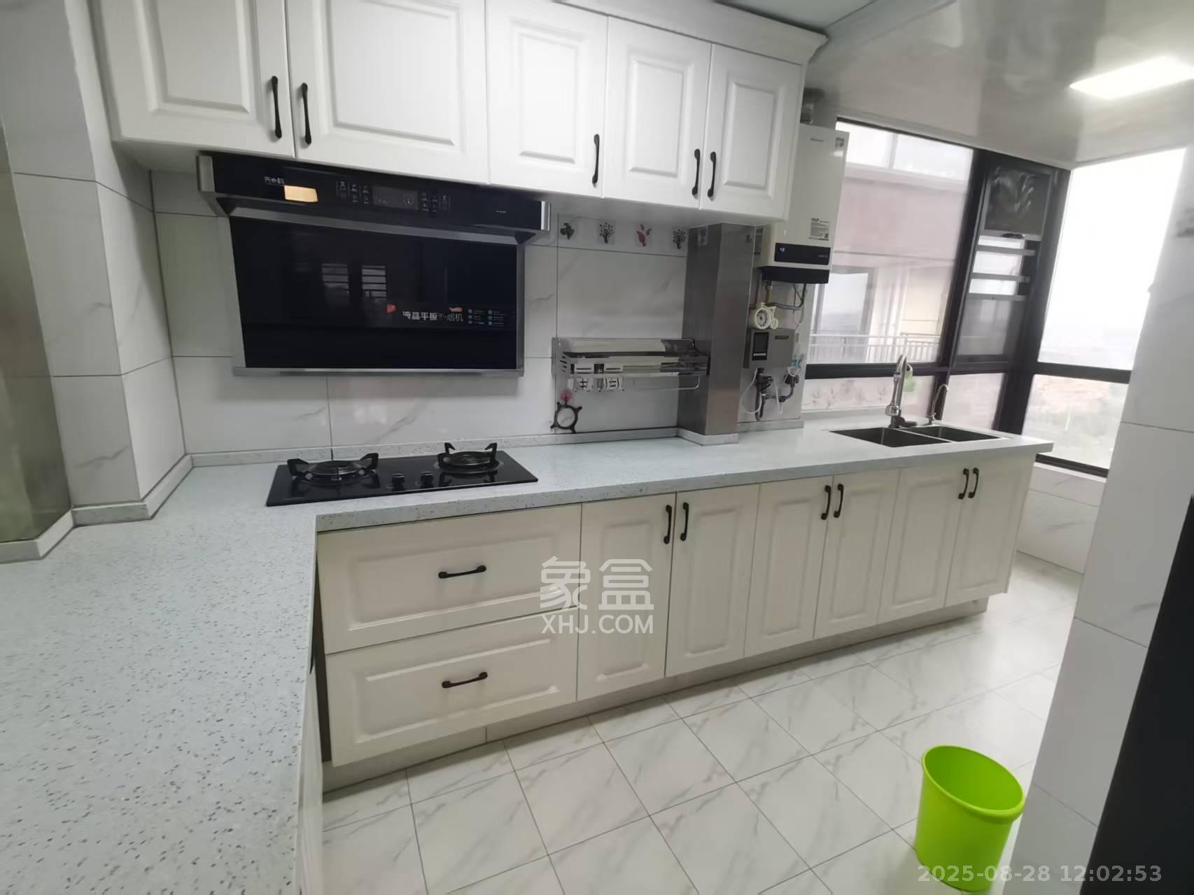 山语城三期  3室2厅2卫    2300.0元/月室内图