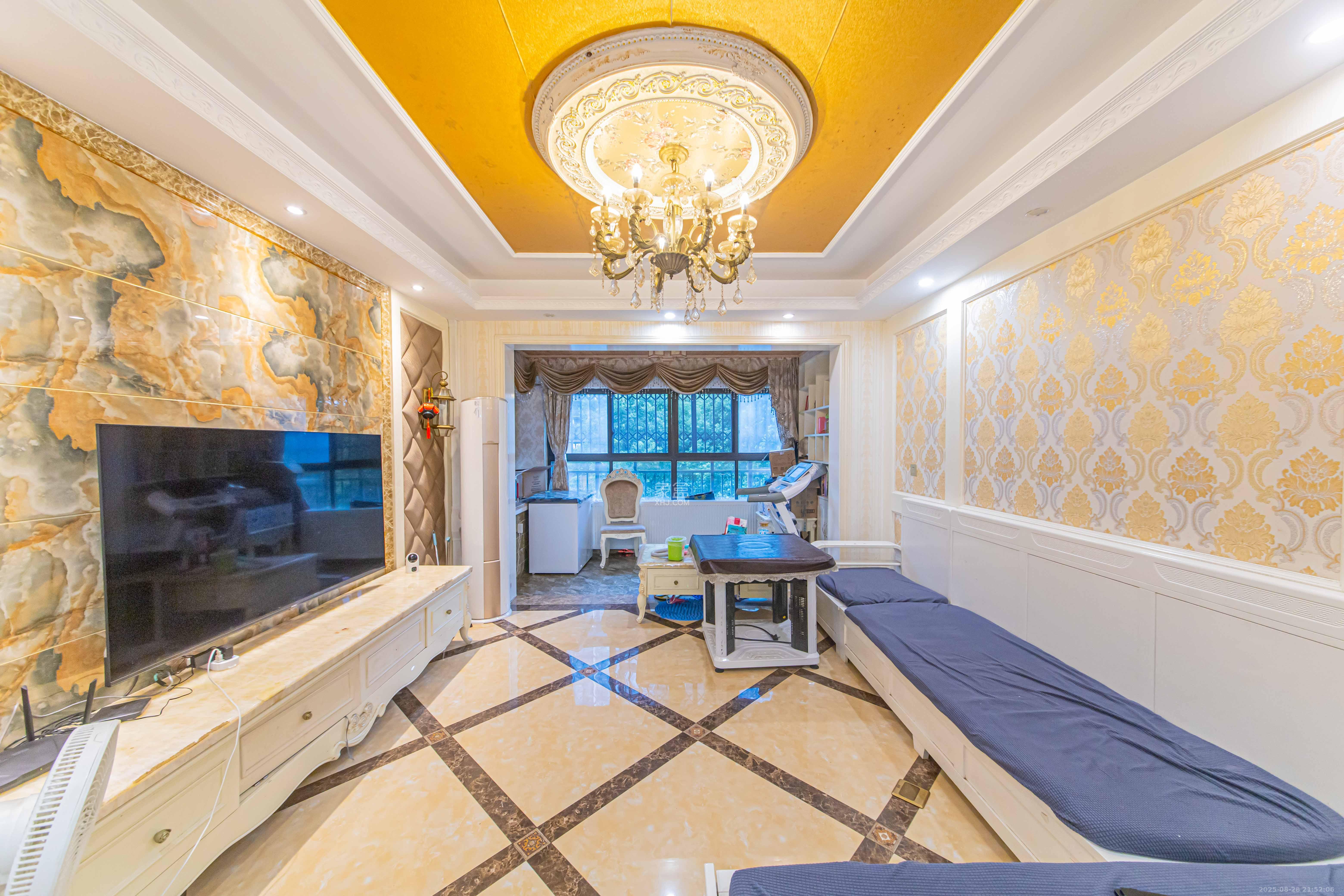 夏威夷碧水春城(碧桂园城市花园)  4室2厅2卫    135.0万 夏威夷碧水春城(碧桂园城市花园)  4室2厅2卫    135.0万客厅