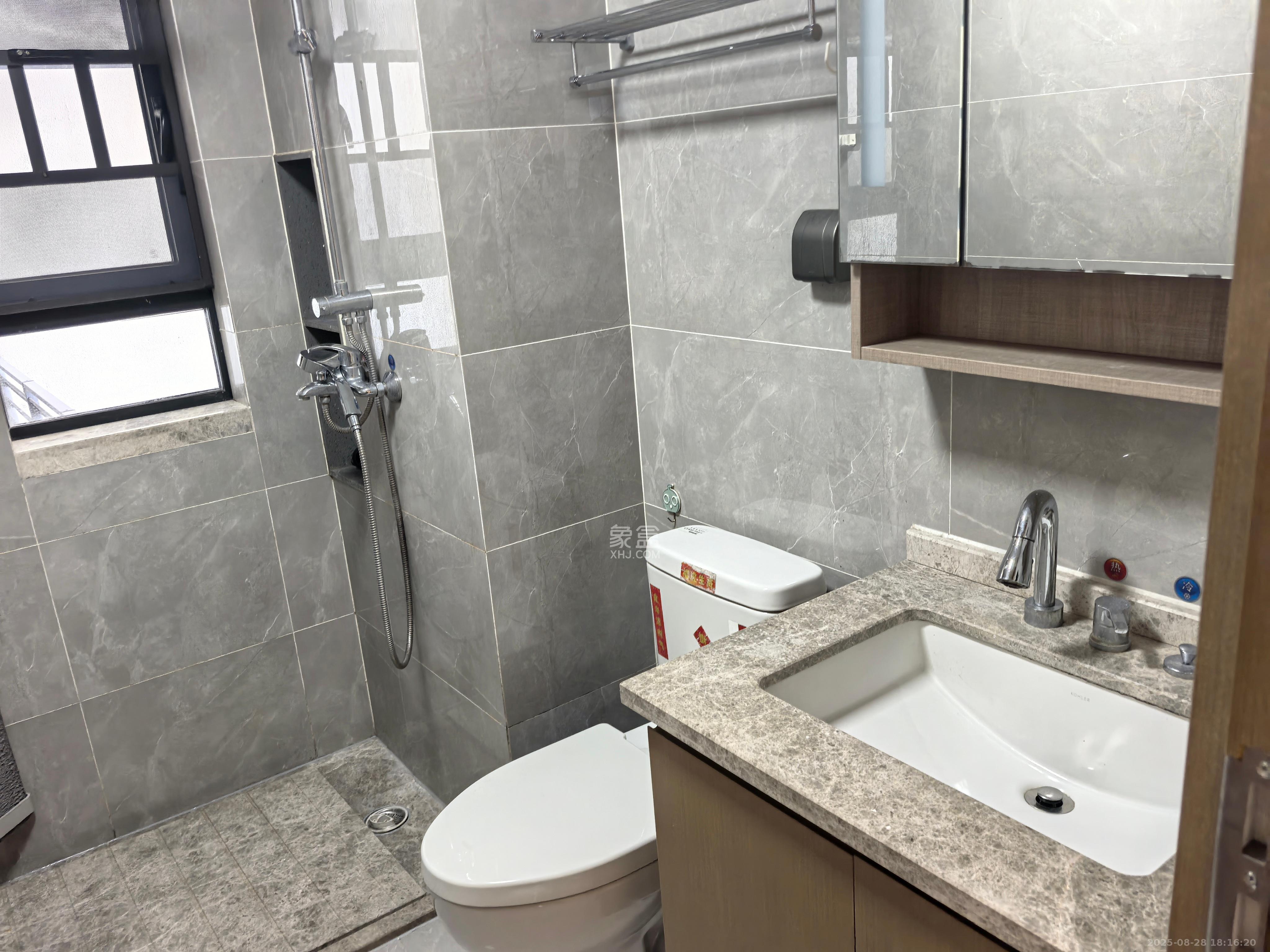 万科里金域国际  3室2厅2卫    4800.0元/月 万科里金域国际  3室2厅2卫    4800.0元/月室内图