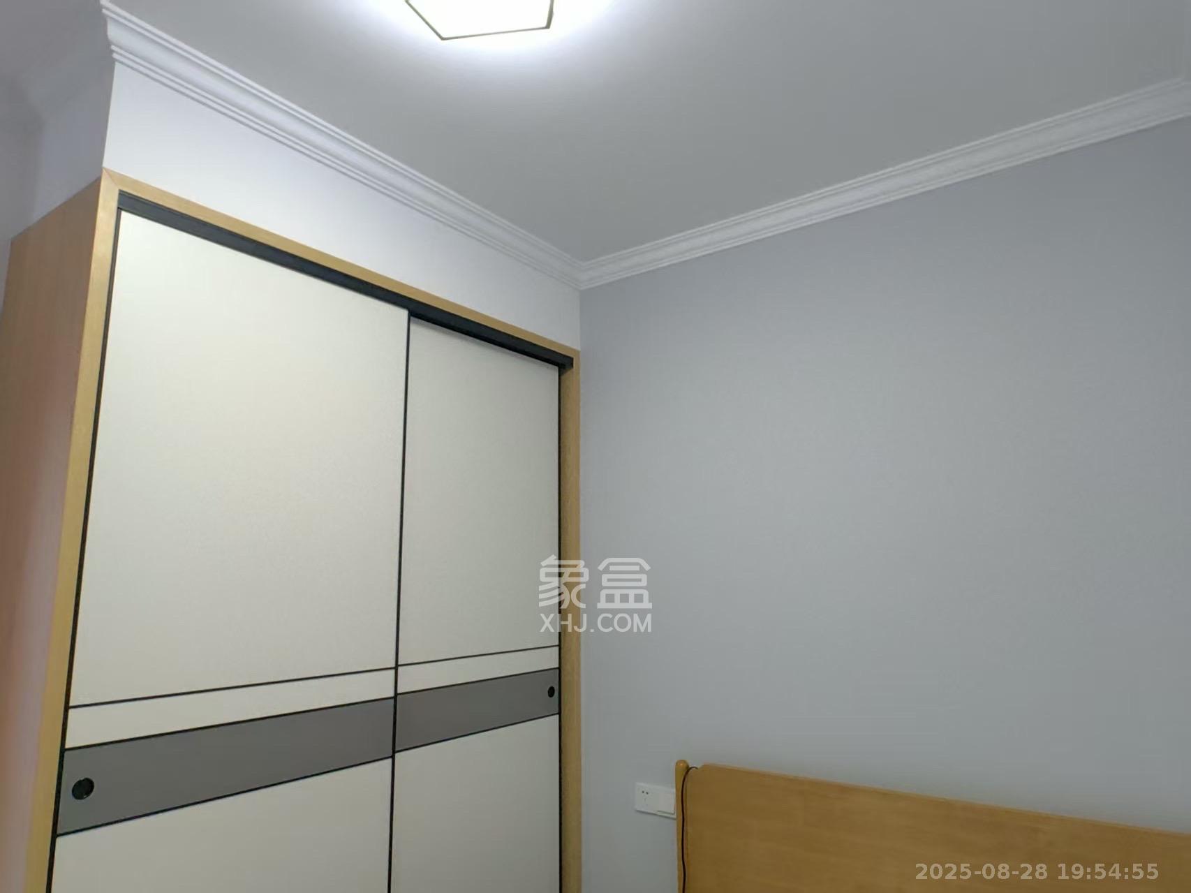 博林云栖  2室2厅1卫   2600.00元/月