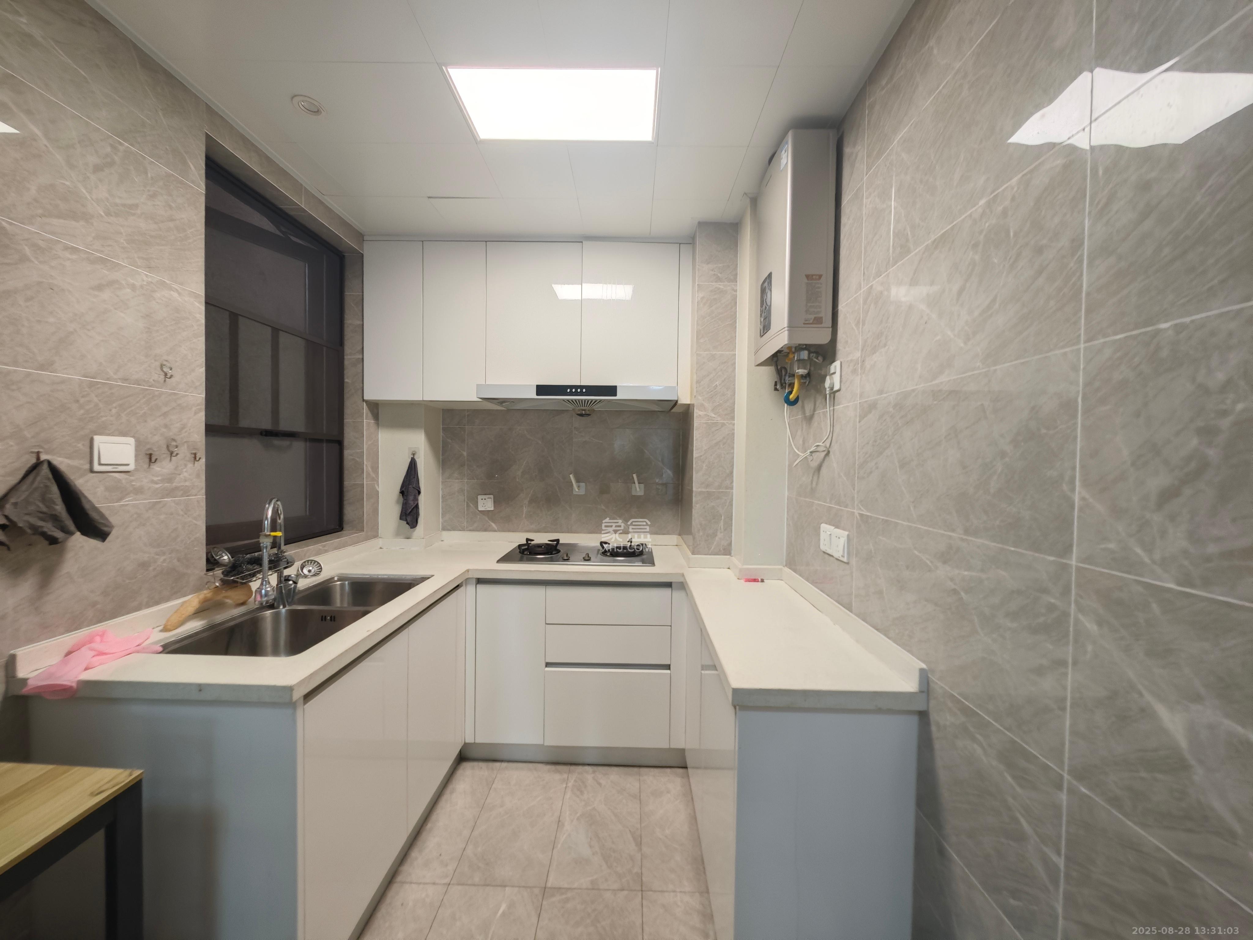 君合新城玺樾  3室2厅2卫    2500.0元/月 君合新城玺樾  3室2厅2卫    2500.0元/月室内图