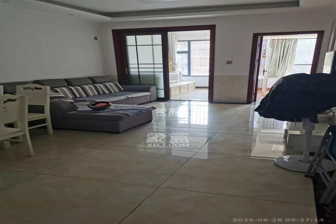 望兴嘉年华(望兴新苑) 2室1厅1卫 2300.0元/月 望兴嘉年华(望兴新苑) 2室1厅1卫 2300.0元/月室内图