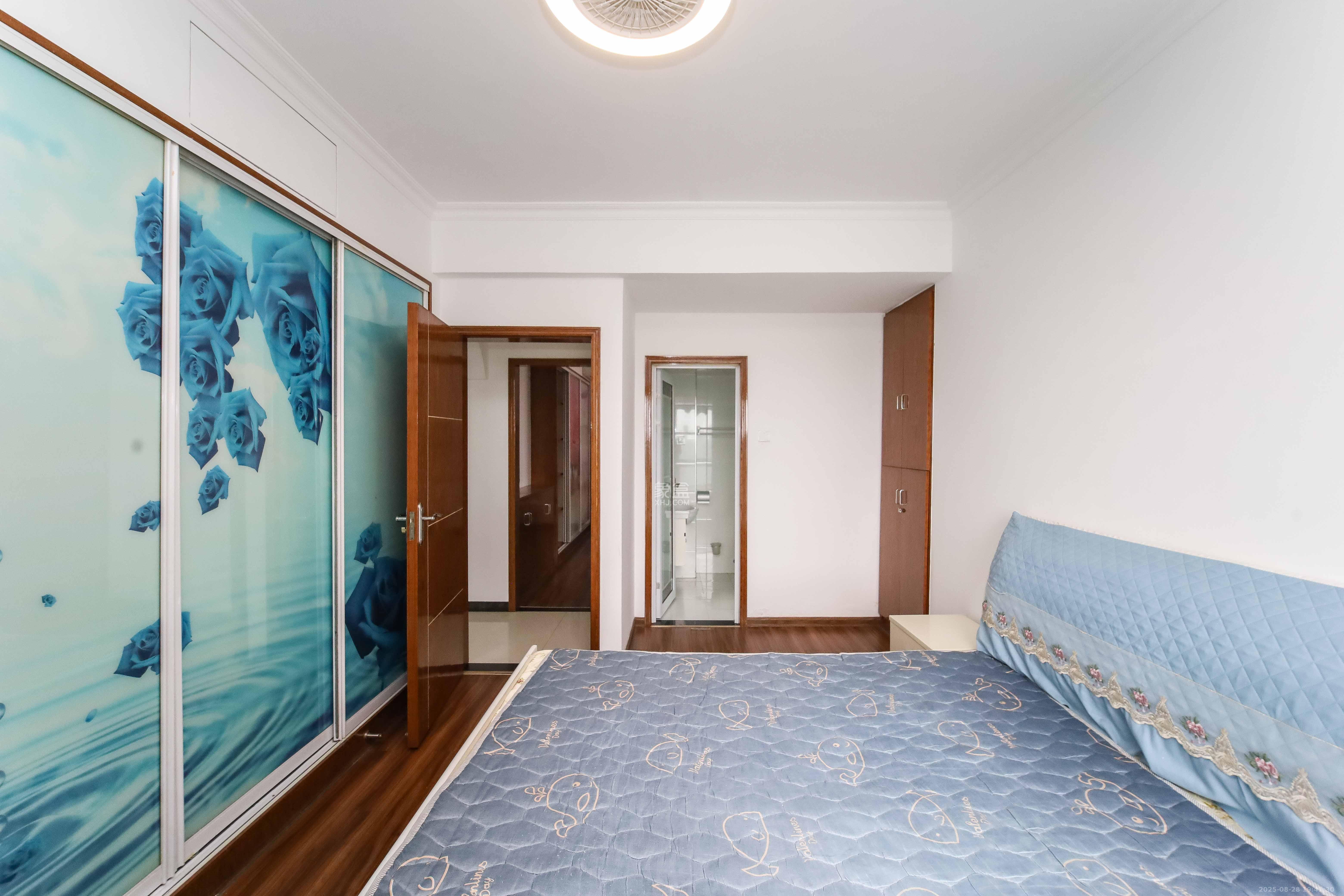 江河双水湾  3室2厅2卫    105.0万卧室