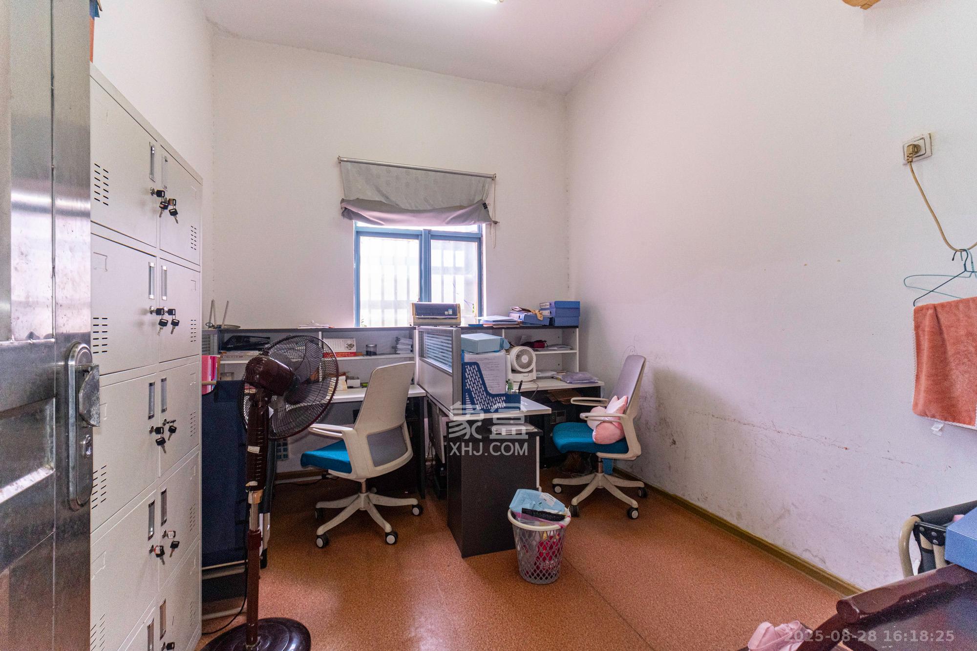 湘龙家园  6室3厅4卫    350.0万卧室