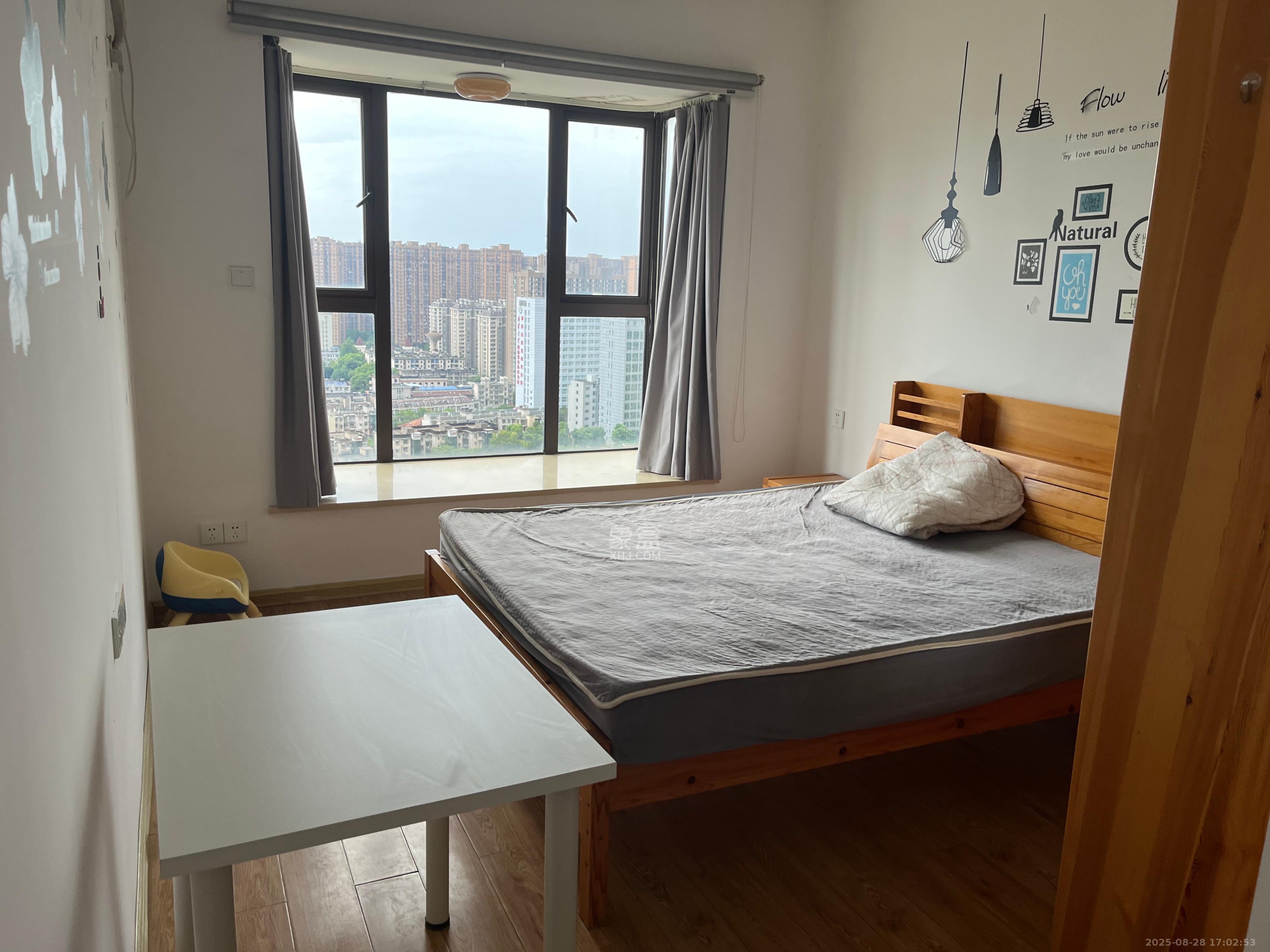 大鸿杰座 3室2厅1卫 2800.0元/月 大鸿杰座 3室2厅1卫 2800.0元/月室内图