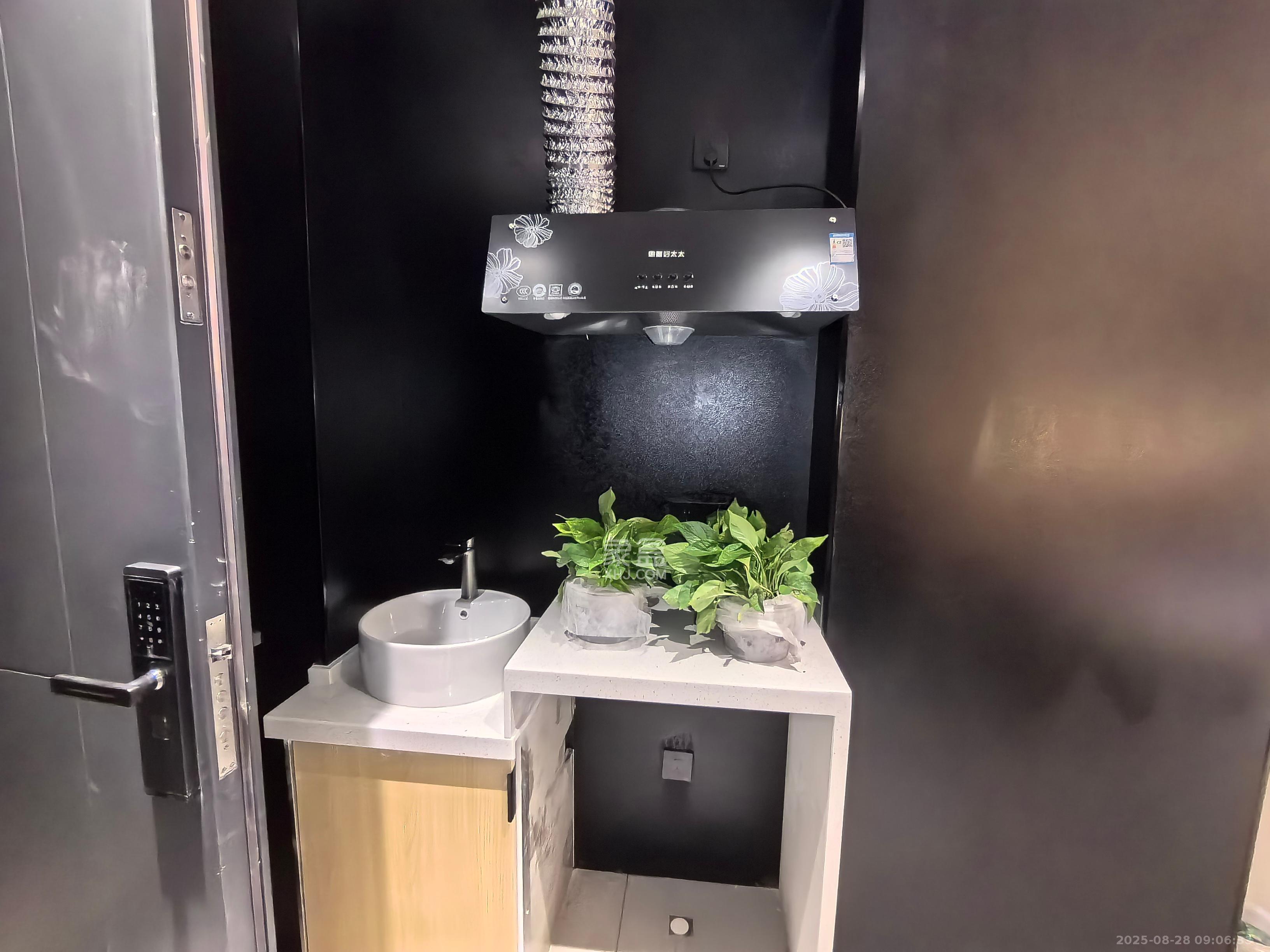 臻园  1室1厅1卫    1600.0元/月室内图