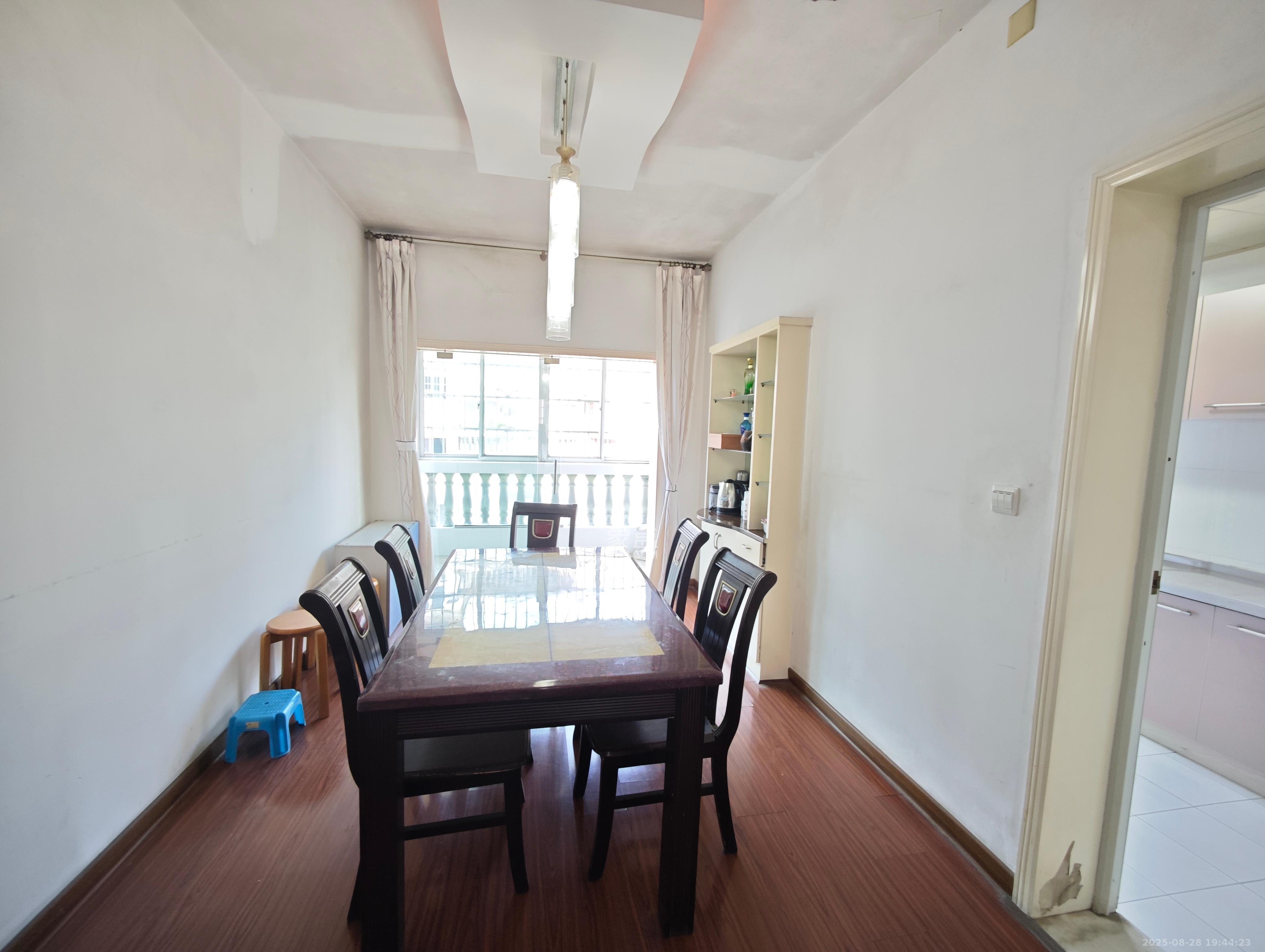 金芙蓉 4室2厅2卫 1500.0元/月 金芙蓉 4室2厅2卫 1500.0元/月室内图