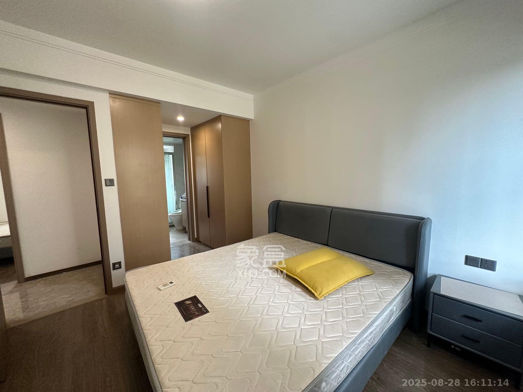 招商华发依云曦城 3室2厅2卫 2600.0元/月 招商华发依云曦城 3室2厅2卫 2600.0元/月室内图