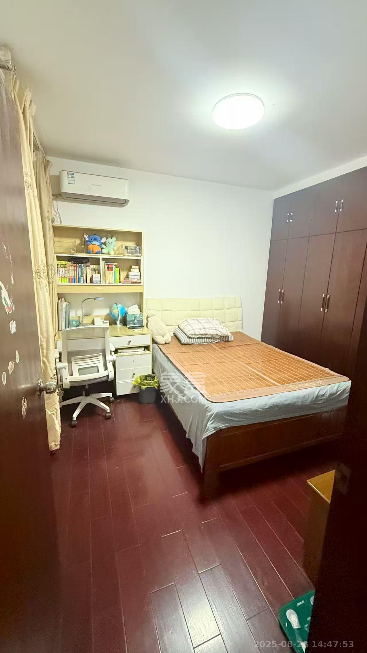 玛依拉山庄  1室2厅1卫    2300.0元/月 玛依拉山庄  1室2厅1卫    2300.0元/月室内图