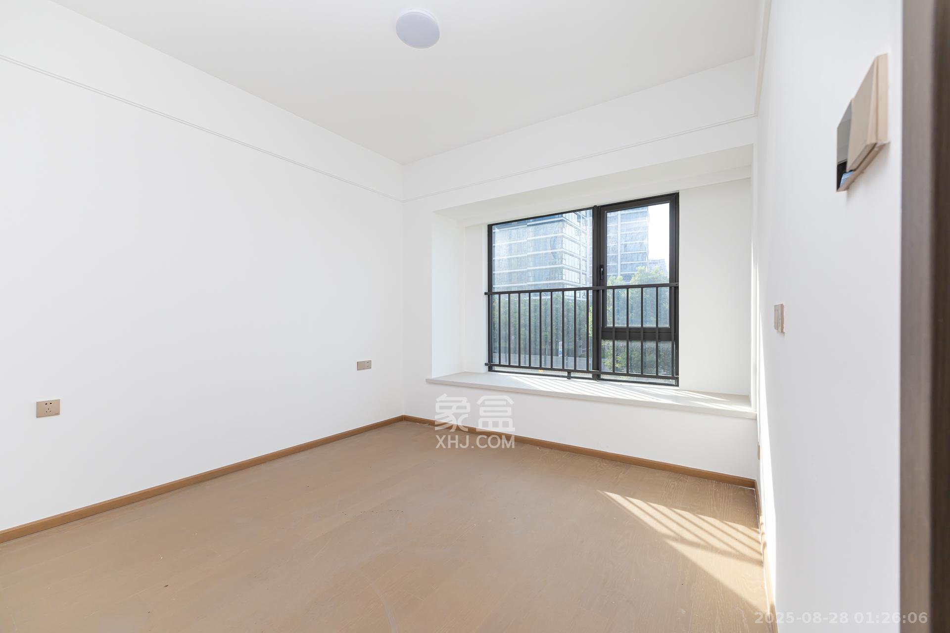 嘉臣道  4室2厅3卫    448.0万 嘉臣道  4室2厅3卫    448.0万卧室