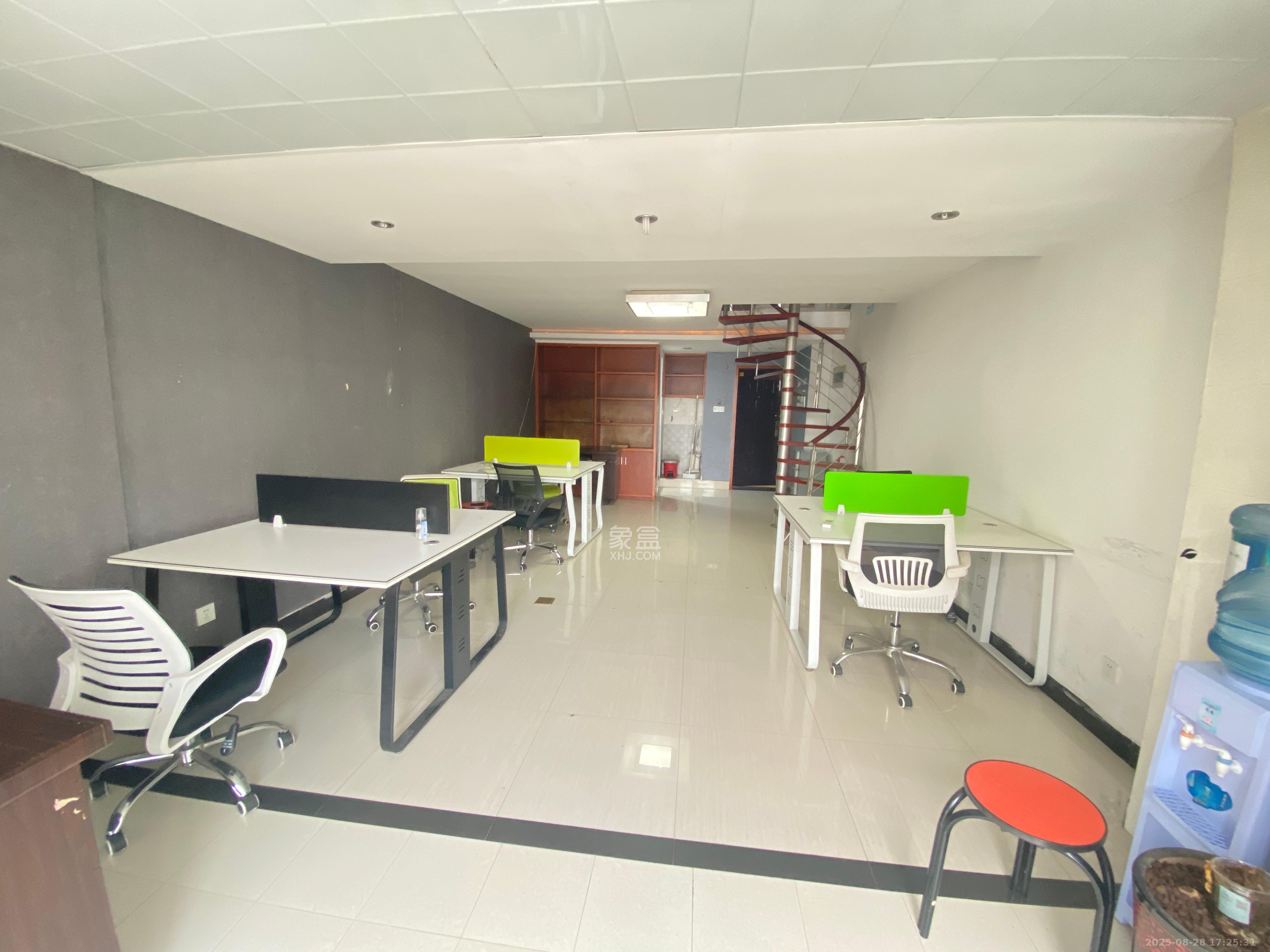 华菱蓝调国际(华菱.香墅美地) 2室2厅2卫 2100.0元/月 华菱蓝调国际(华菱.香墅美地) 2室2厅2卫 2100.0元/月室内图