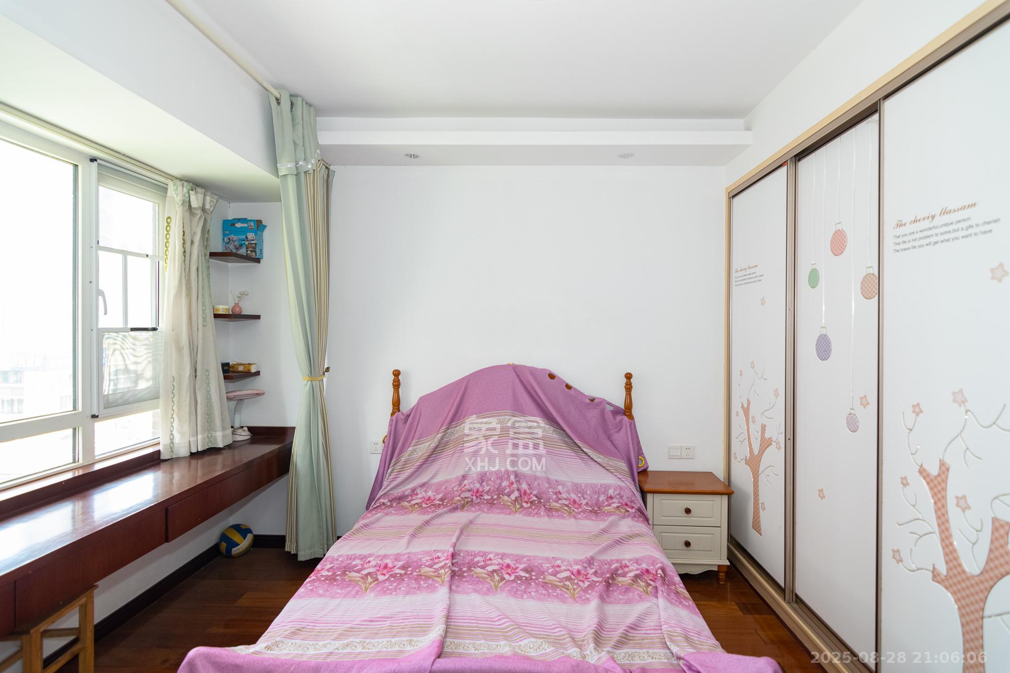 金地三千府(金地湖山樾、金地自在城) 1室0厅0卫 165.0万 金地三千府(金地湖山樾、金地自在城) 1室0厅0卫 165.0万卧室