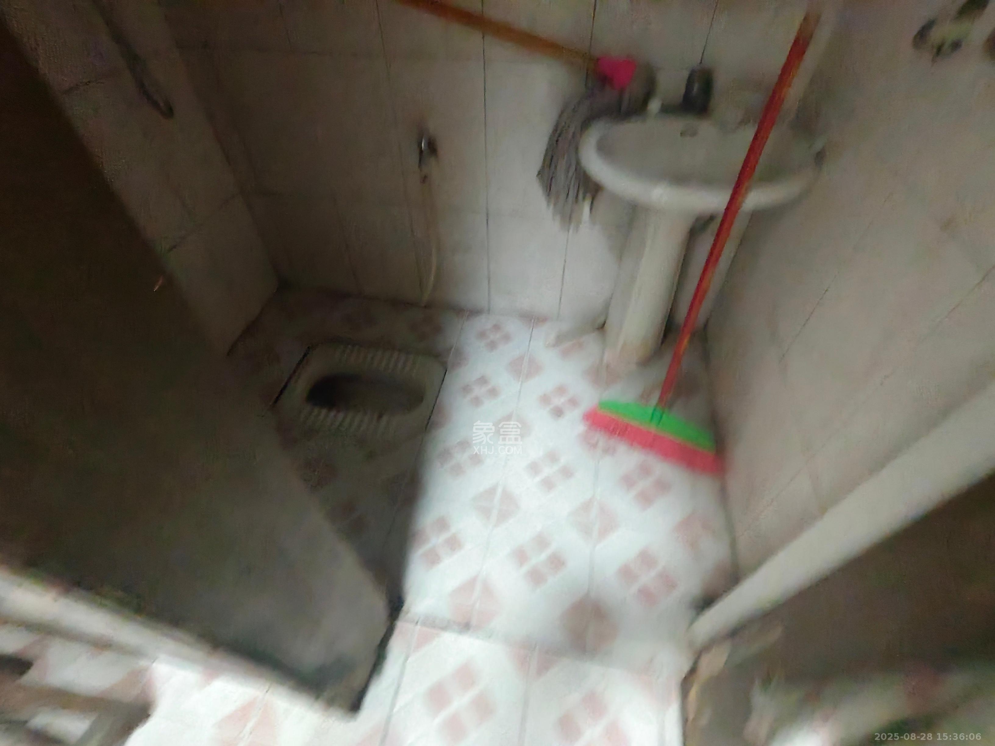 长监宿舍  1室2厅1卫    1900.0元/月室内图