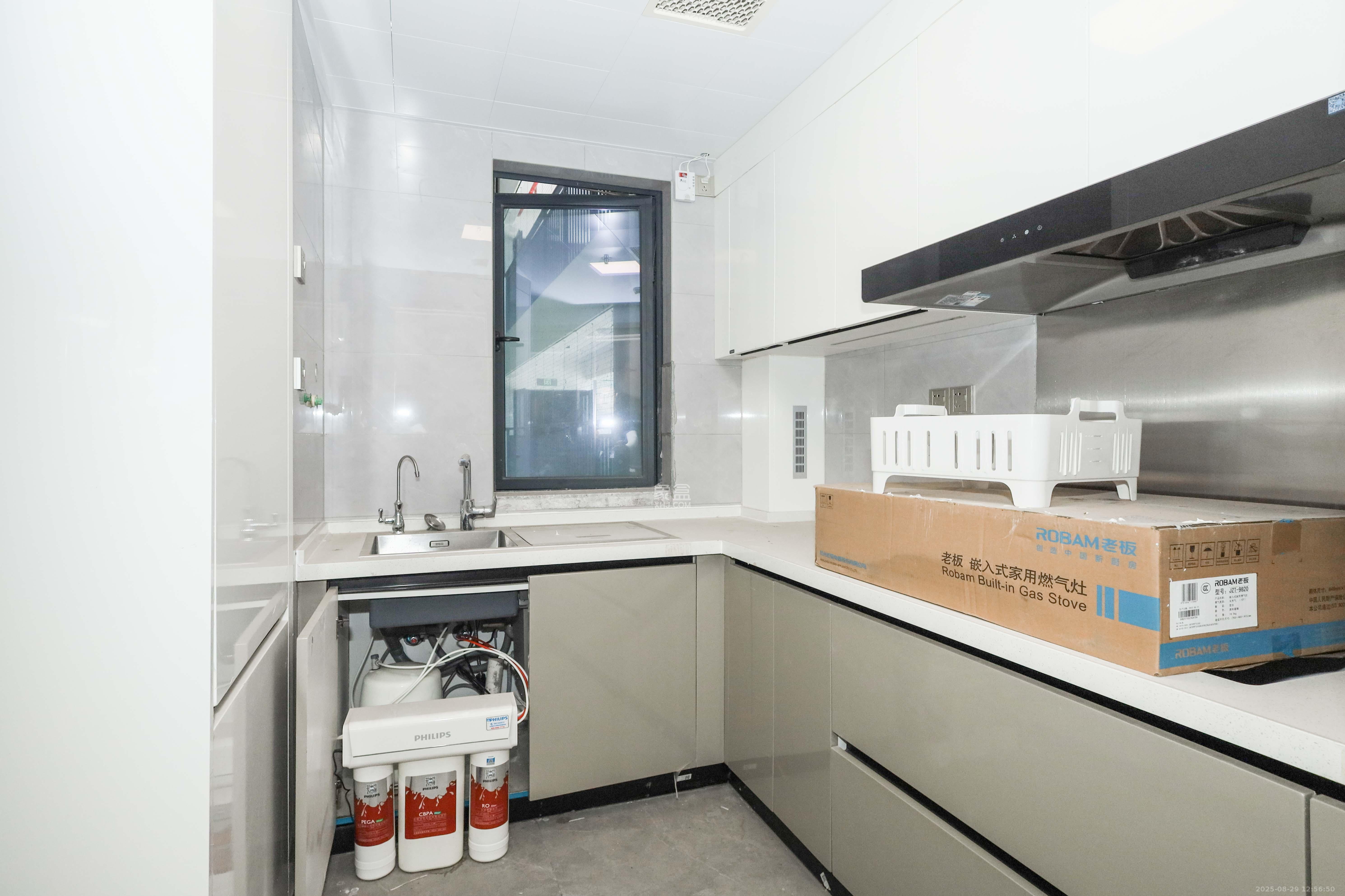 中国铁建湘语梅溪  3室2厅2卫    132.0万 中国铁建湘语梅溪  3室2厅2卫    132.0万厨房