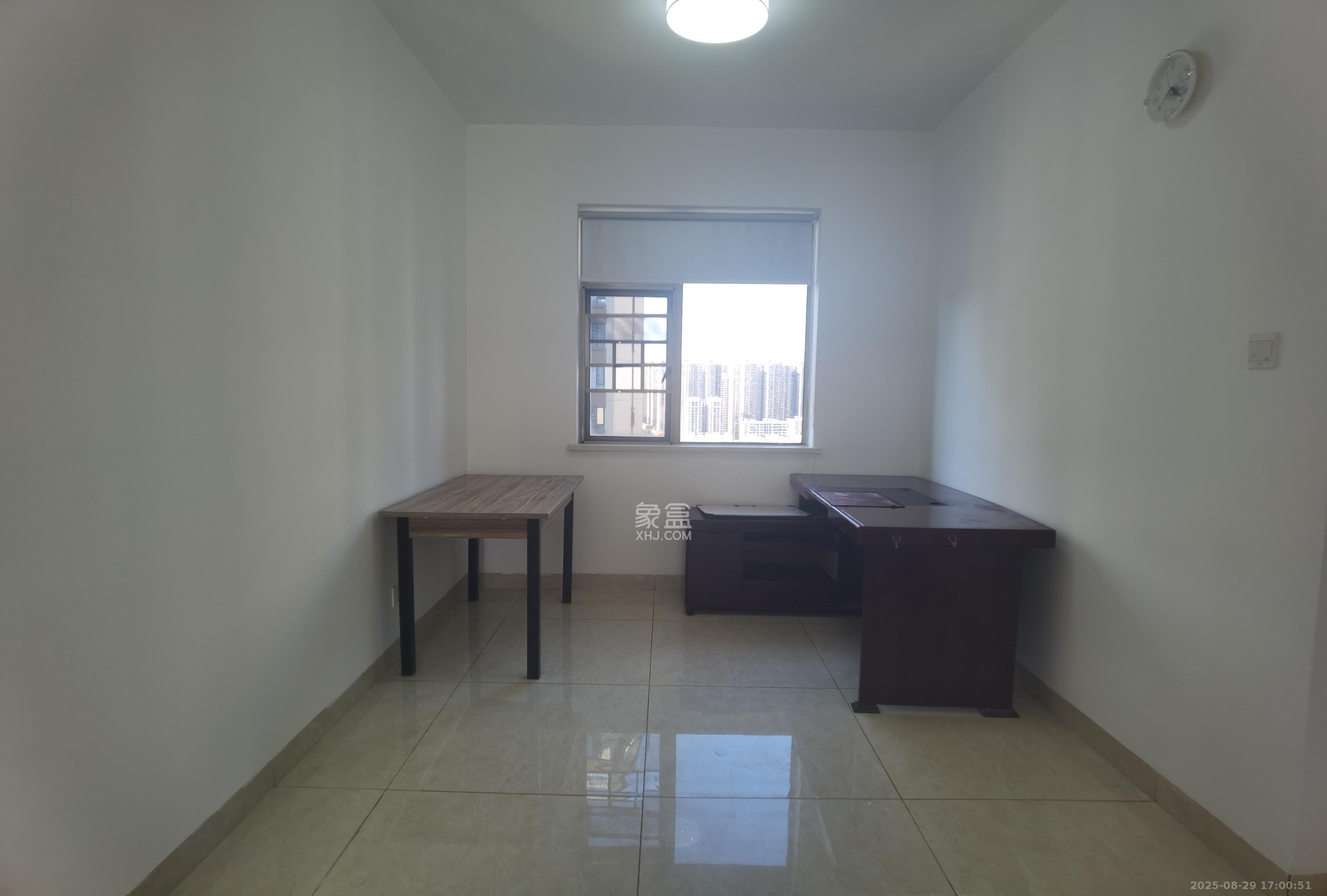 江山帝景雅典 4室2厅2卫 2600.0元/月 江山帝景雅典 4室2厅2卫 2600.0元/月室内图