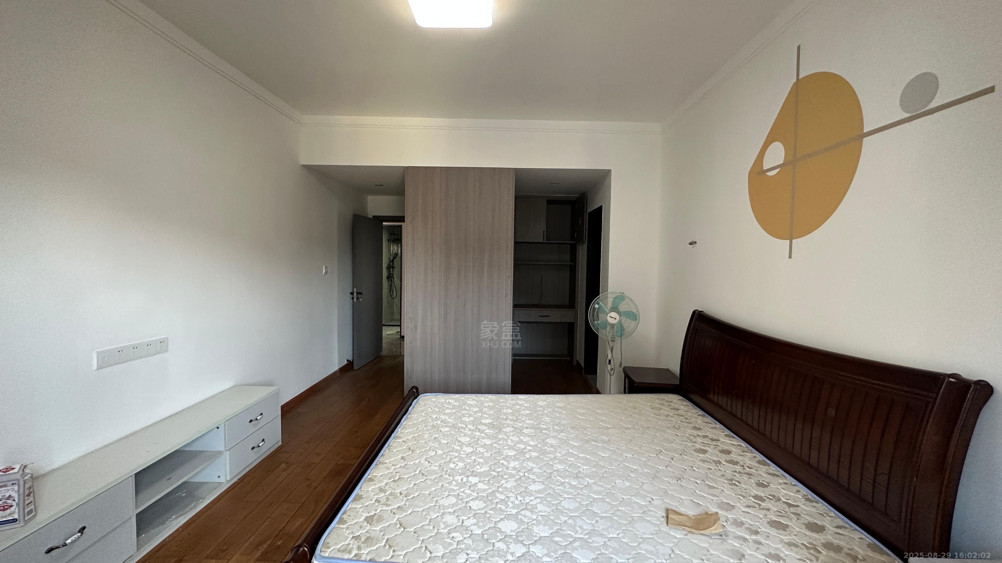 山水文园 3室2厅2卫 2000.0元/月 山水文园 3室2厅2卫 2000.0元/月室内图