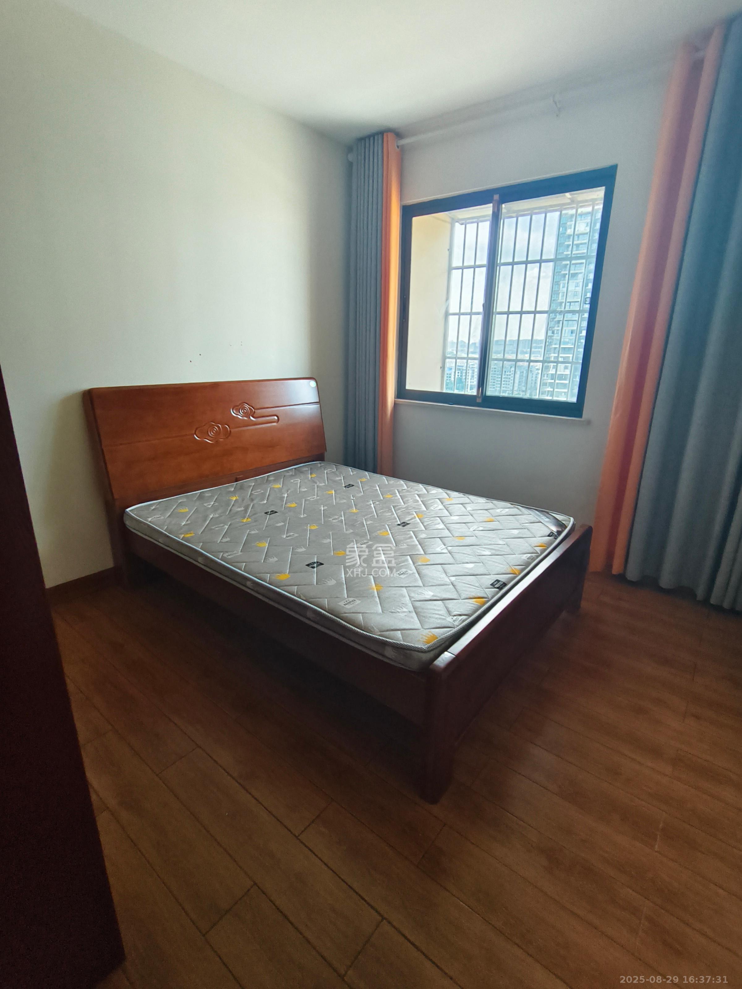 和康园小区  3室1厅2卫   2500.00元/月室内图