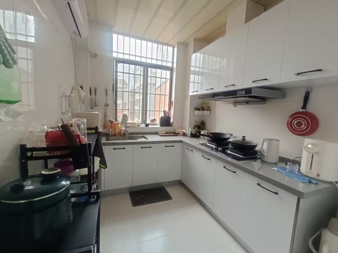 银海花园 3室2厅2卫 1380.0元/月 银海花园 3室2厅2卫 1380.0元/月室内图