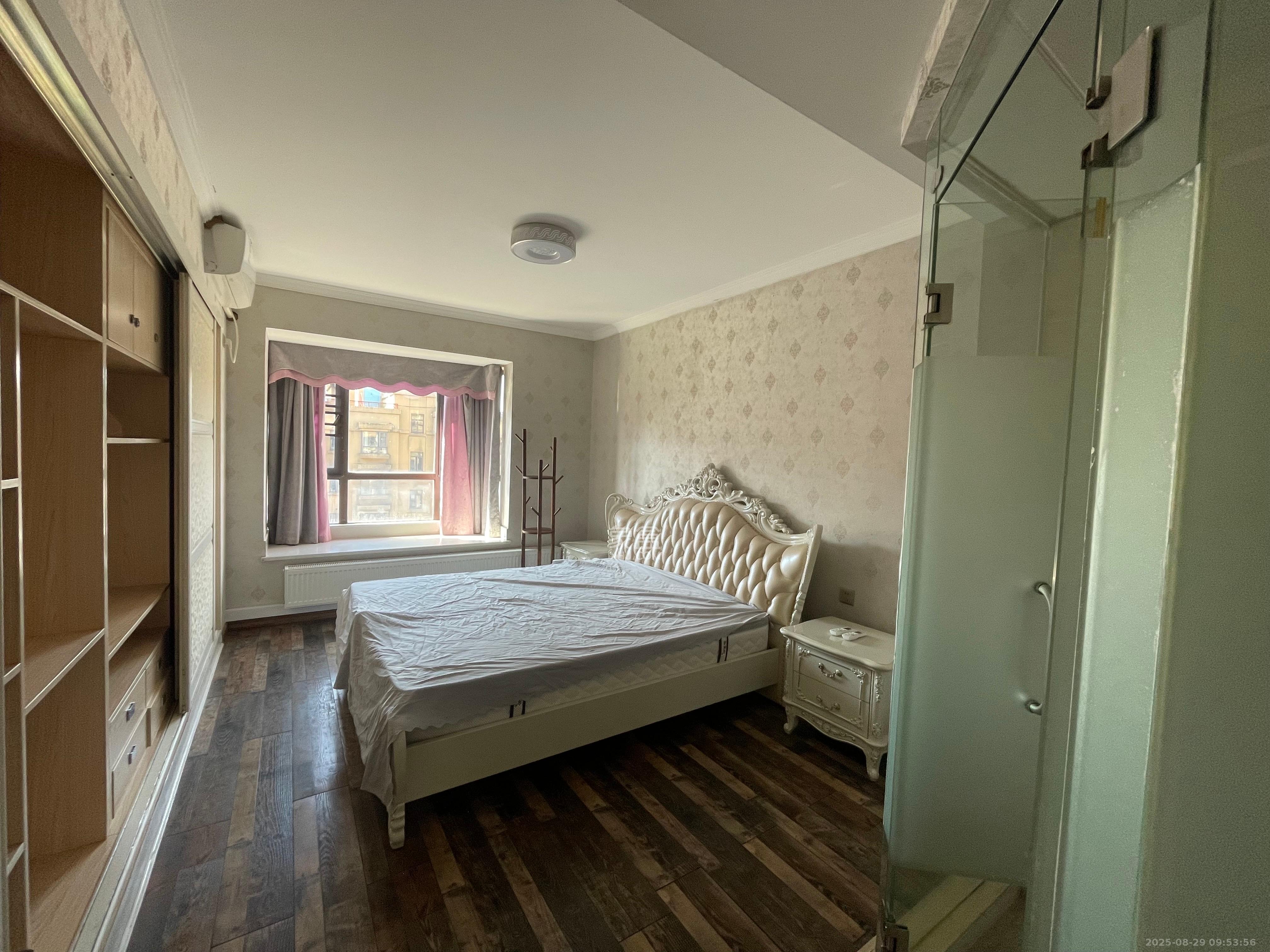 山语城二期  4室2厅2卫    2700.0元/月 山语城二期  4室2厅2卫    2700.0元/月室内图