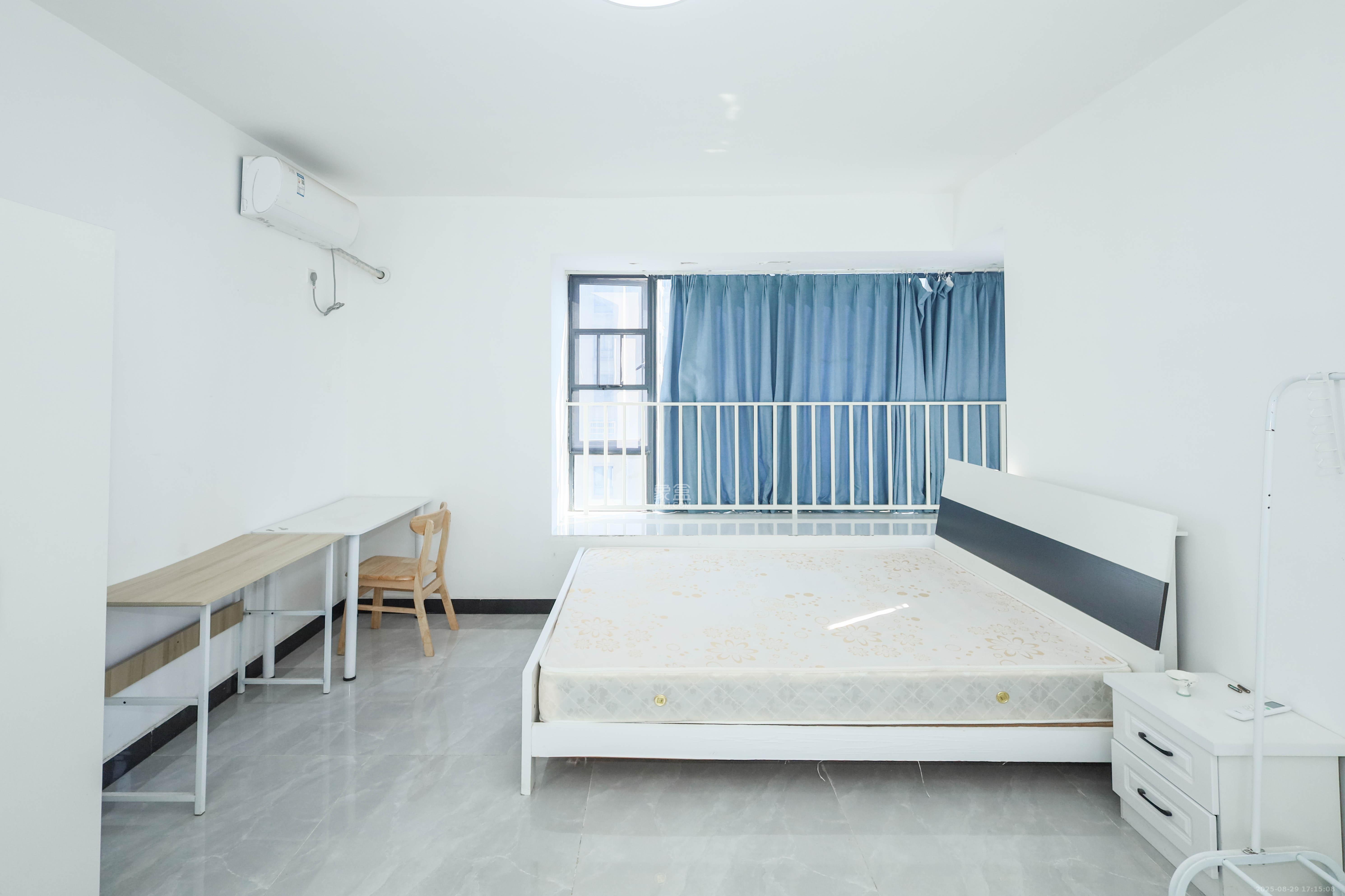 保利麓谷林语B区  3室2厅2卫    110.0万卧室