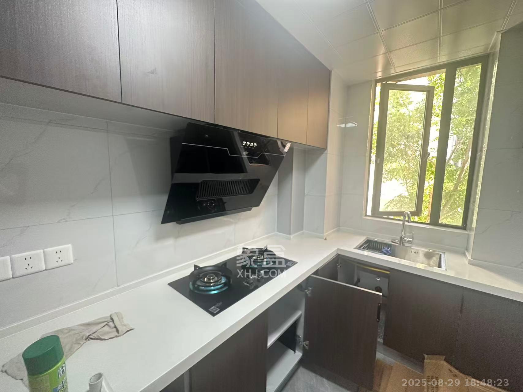 青竹湖曦园  4室2厅2卫    3000.0元/月室内图