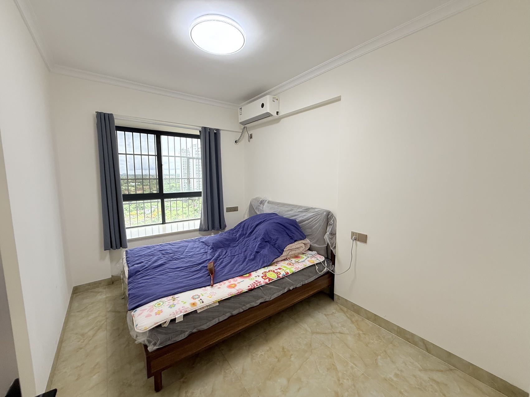 南国中心(琼山区椰航路) 3室2厅2卫 2700.0元/月 南国中心(琼山区椰航路) 3室2厅2卫 2700.0元/月室内图