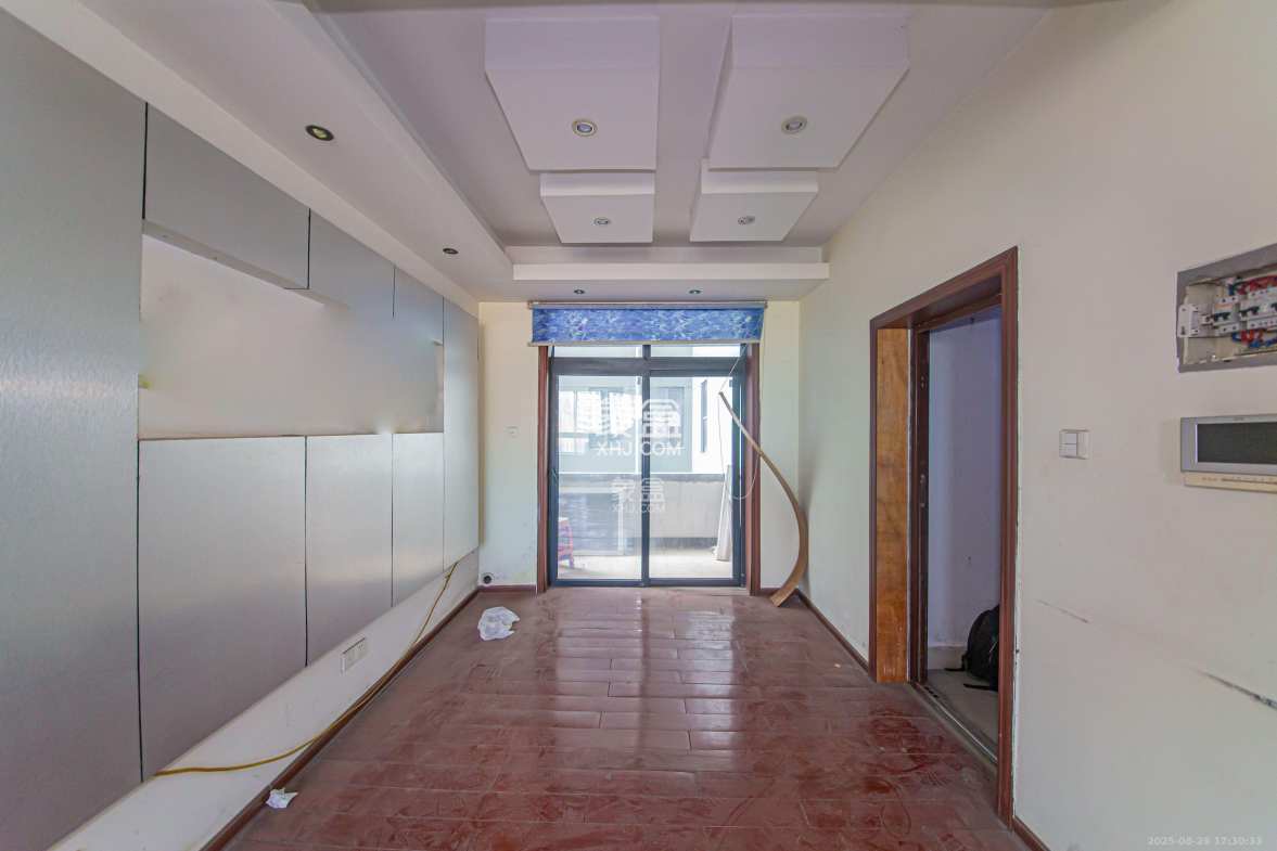 上庭苑 3室2厅2卫 1800.0元/月 上庭苑 3室2厅2卫 1800.0元/月室内图