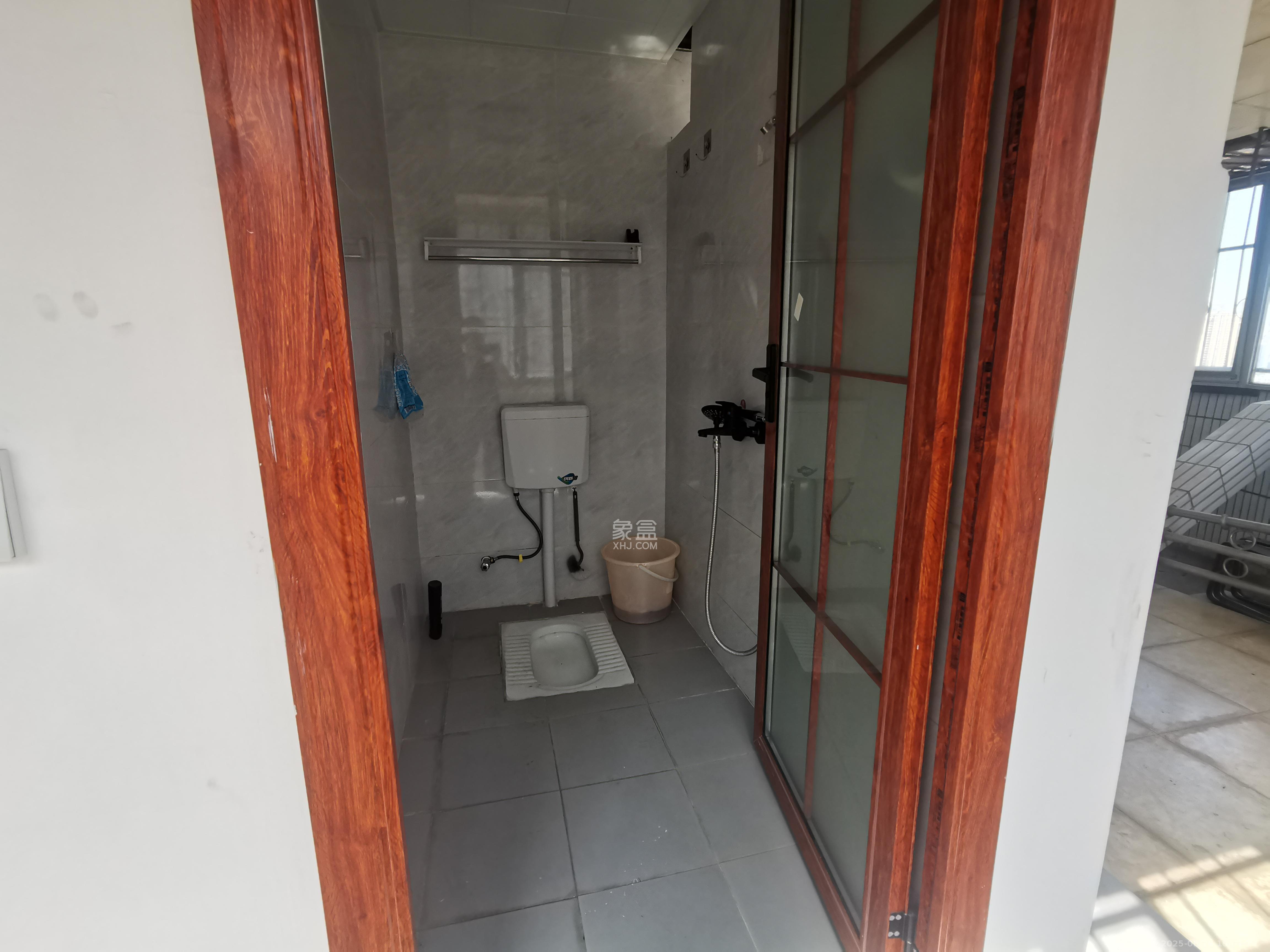 城市花园  5室1厅3卫    4000.0元/月 城市花园  5室1厅3卫    4000.0元/月室内图