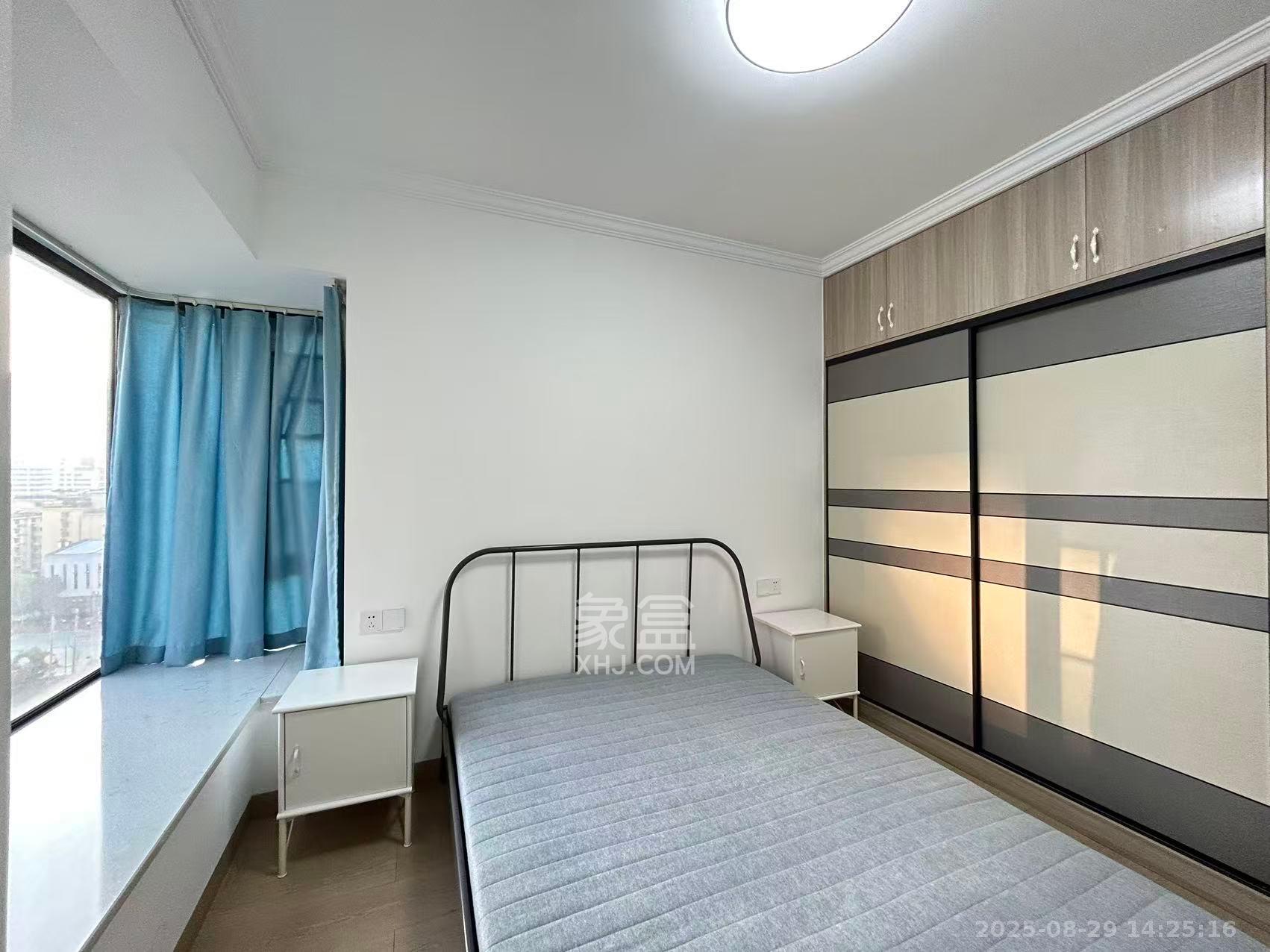 保利西海岸B区  2室1厅1卫    3500.0元/月 保利西海岸B区  2室1厅1卫    3500.0元/月室内图