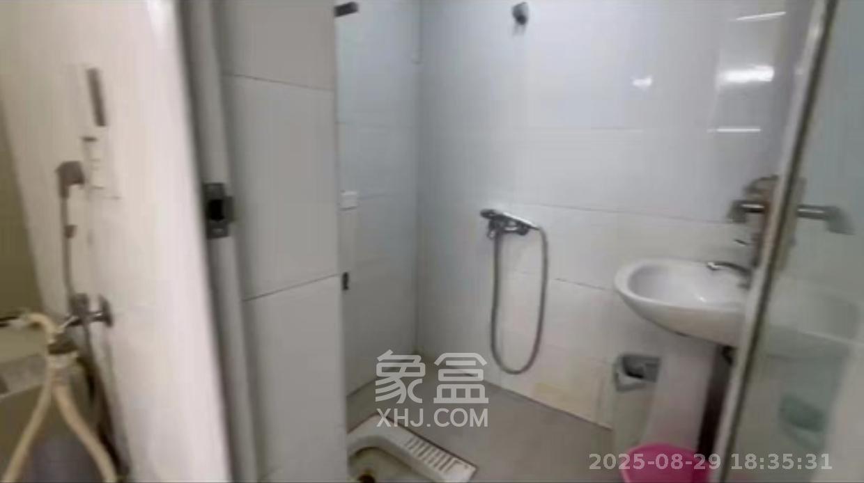 中南红领邦(红星嘉和苑)  1室1厅1卫    550.0元/月 中南红领邦(红星嘉和苑)  1室1厅1卫    550.0元/月室内图