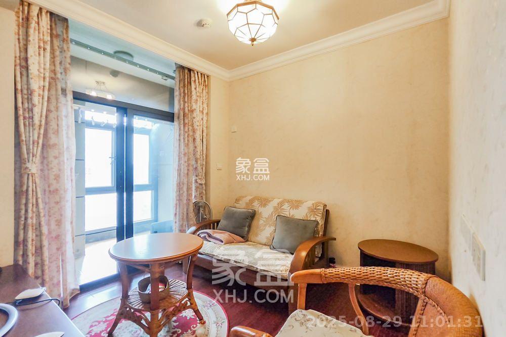 郡原广场 1室1厅1卫 1900.0元/月 郡原广场 1室1厅1卫 1900.0元/月室内图