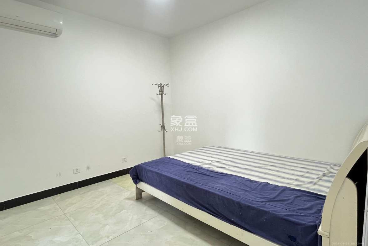 三一街区 3室2厅2卫 2000.0元/月 三一街区 3室2厅2卫 2000.0元/月室内图