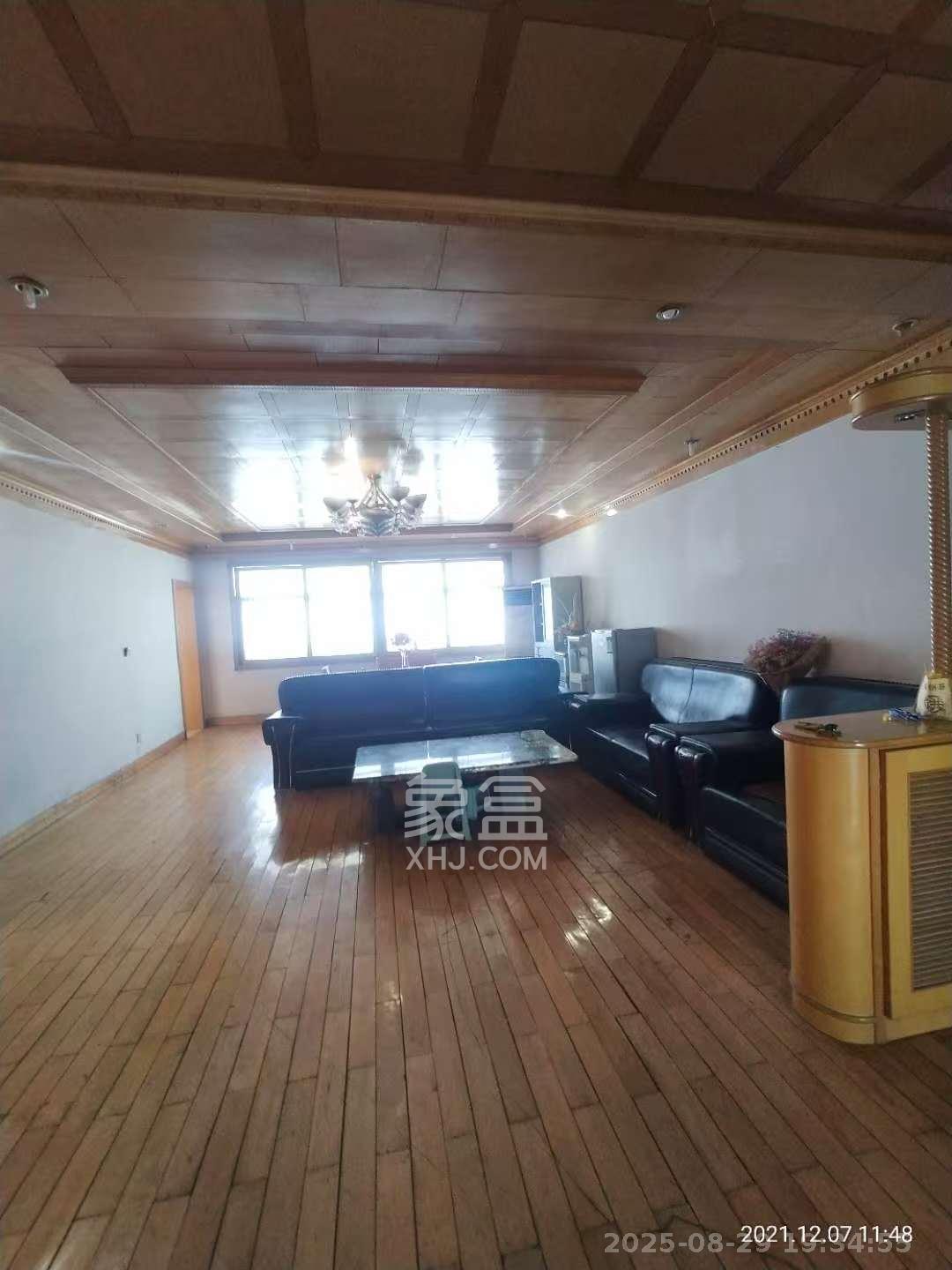 文艺公寓  4室1厅2卫    2800.0元/月 文艺公寓  4室1厅2卫    2800.0元/月