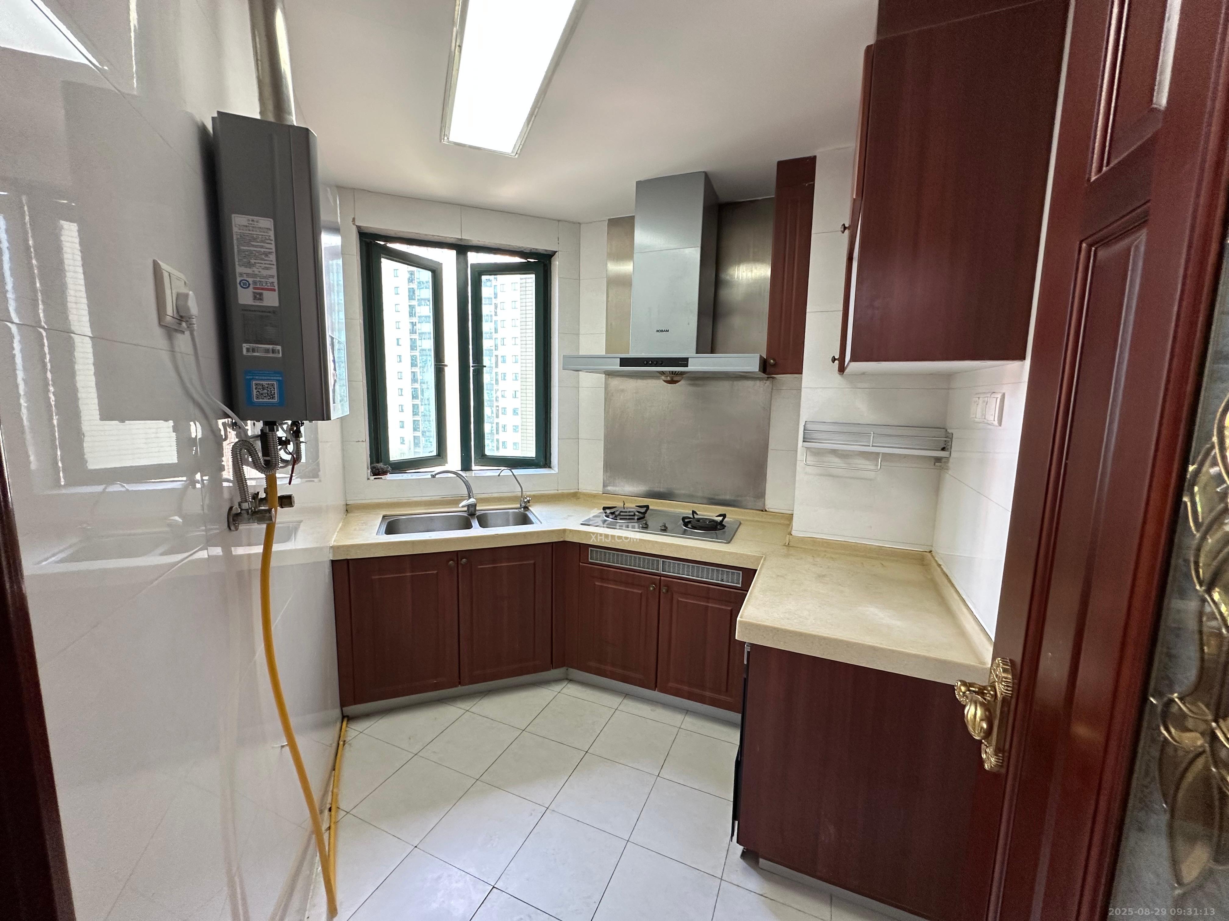 恒大绿洲 1室2厅2卫 2300.0元/月 恒大绿洲 1室2厅2卫 2300.0元/月室内图